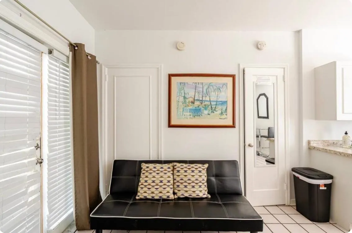 Other in Little Paris by the ocean self check in