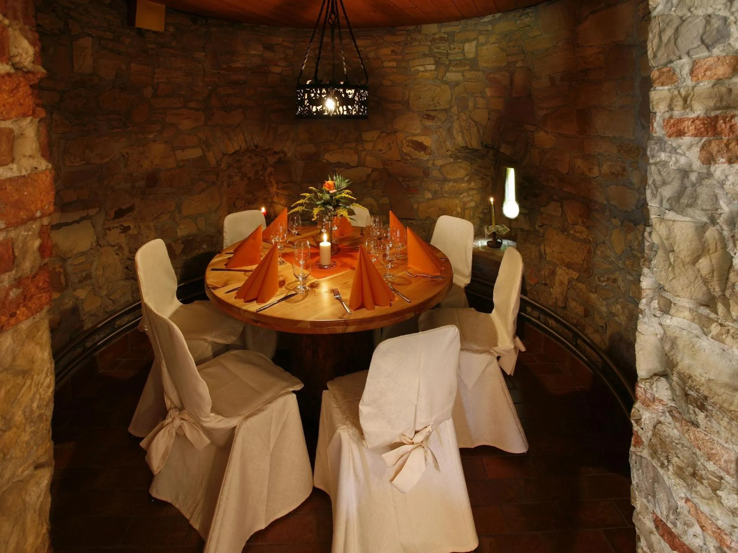 Restaurant/places to eat in Worners Schloss Weingut & Wellness-Hotel