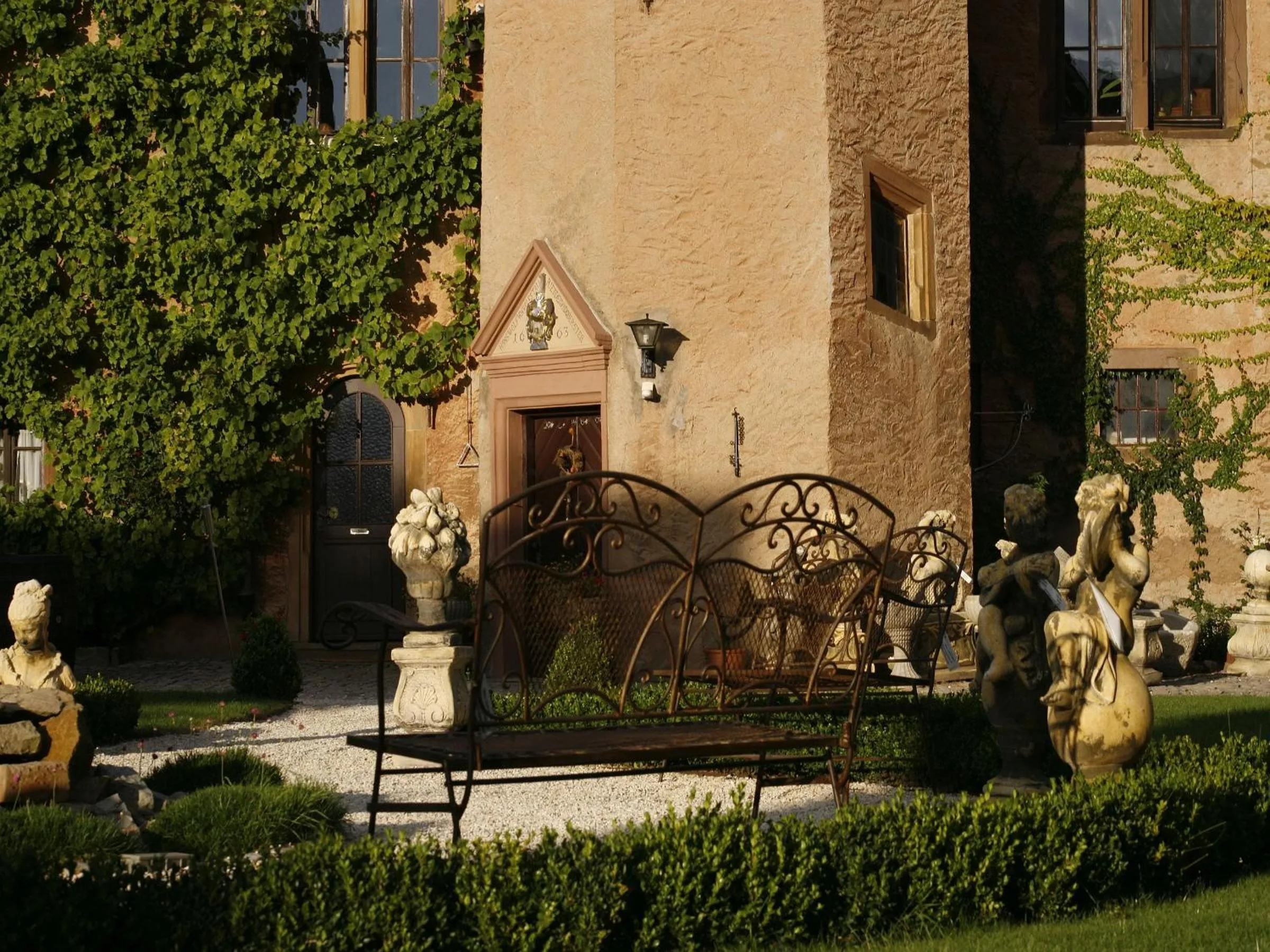 Facade/entrance in Worners Schloss Weingut & Wellness-Hotel