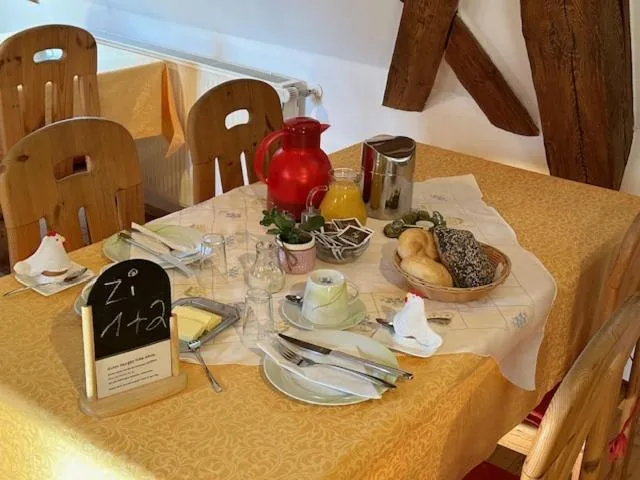 Breakfast in Worners Schloss Weingut & Wellness-Hotel