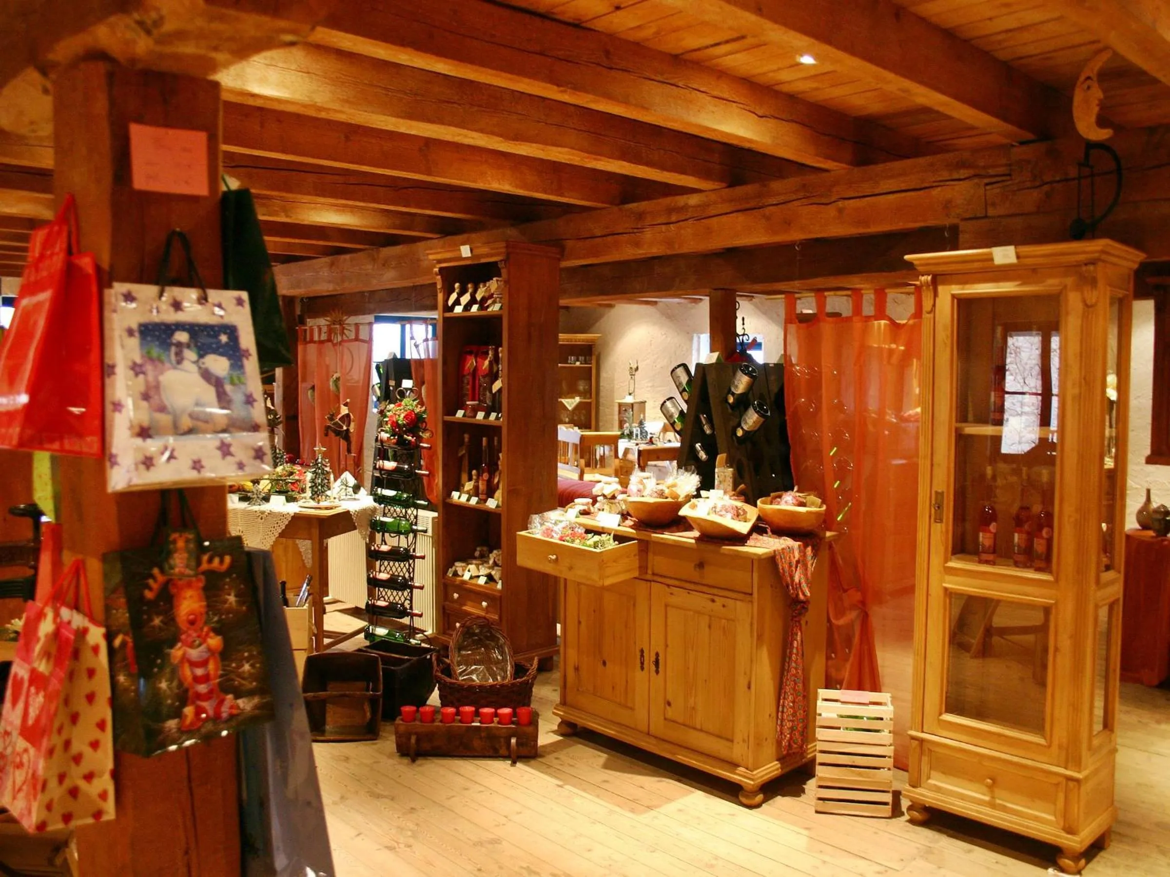 On-site shops in Worners Schloss Weingut & Wellness-Hotel