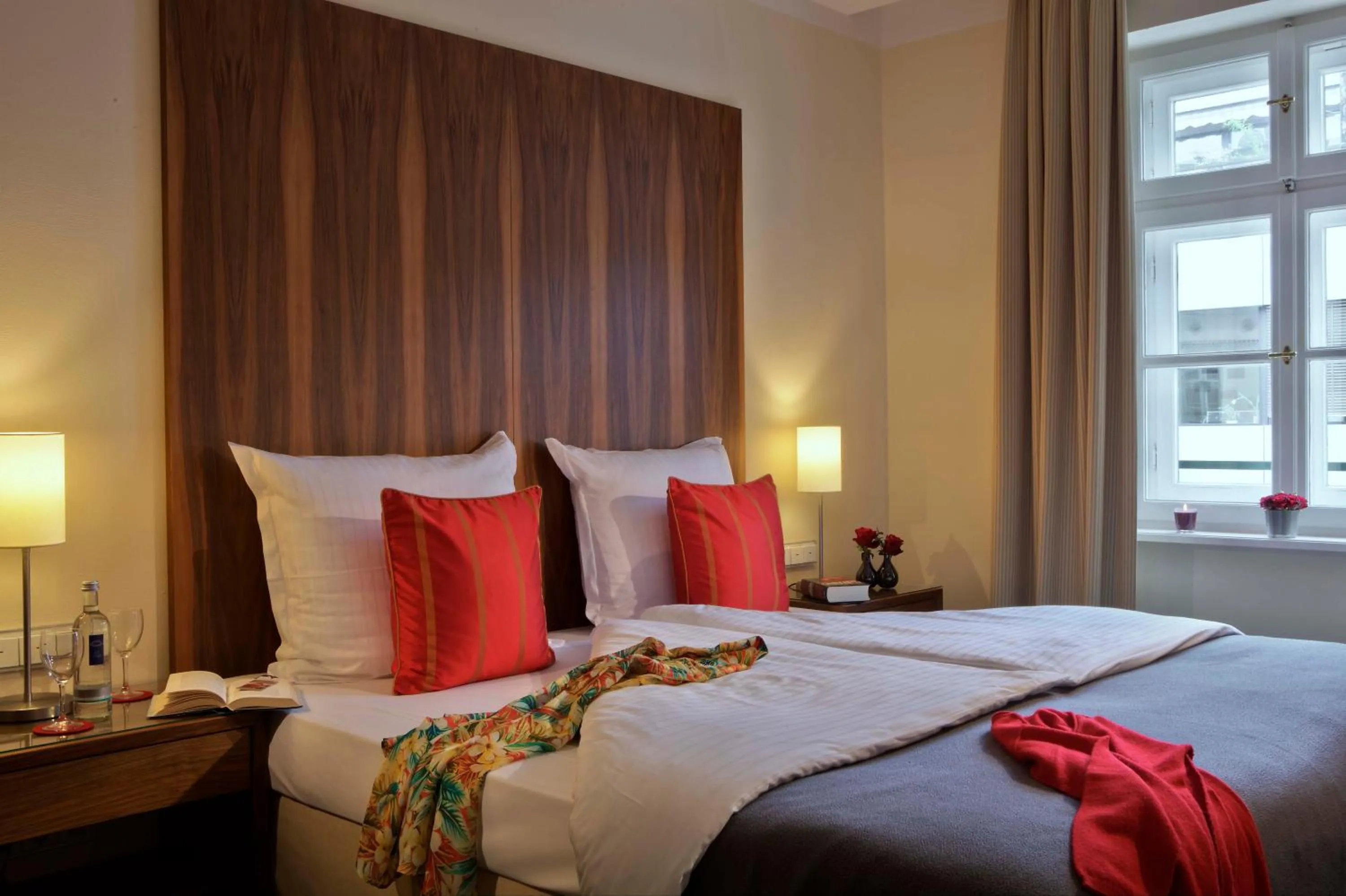 Bedroom, Bed in MAXIMILIAN MUNICH Apartments & Hotel