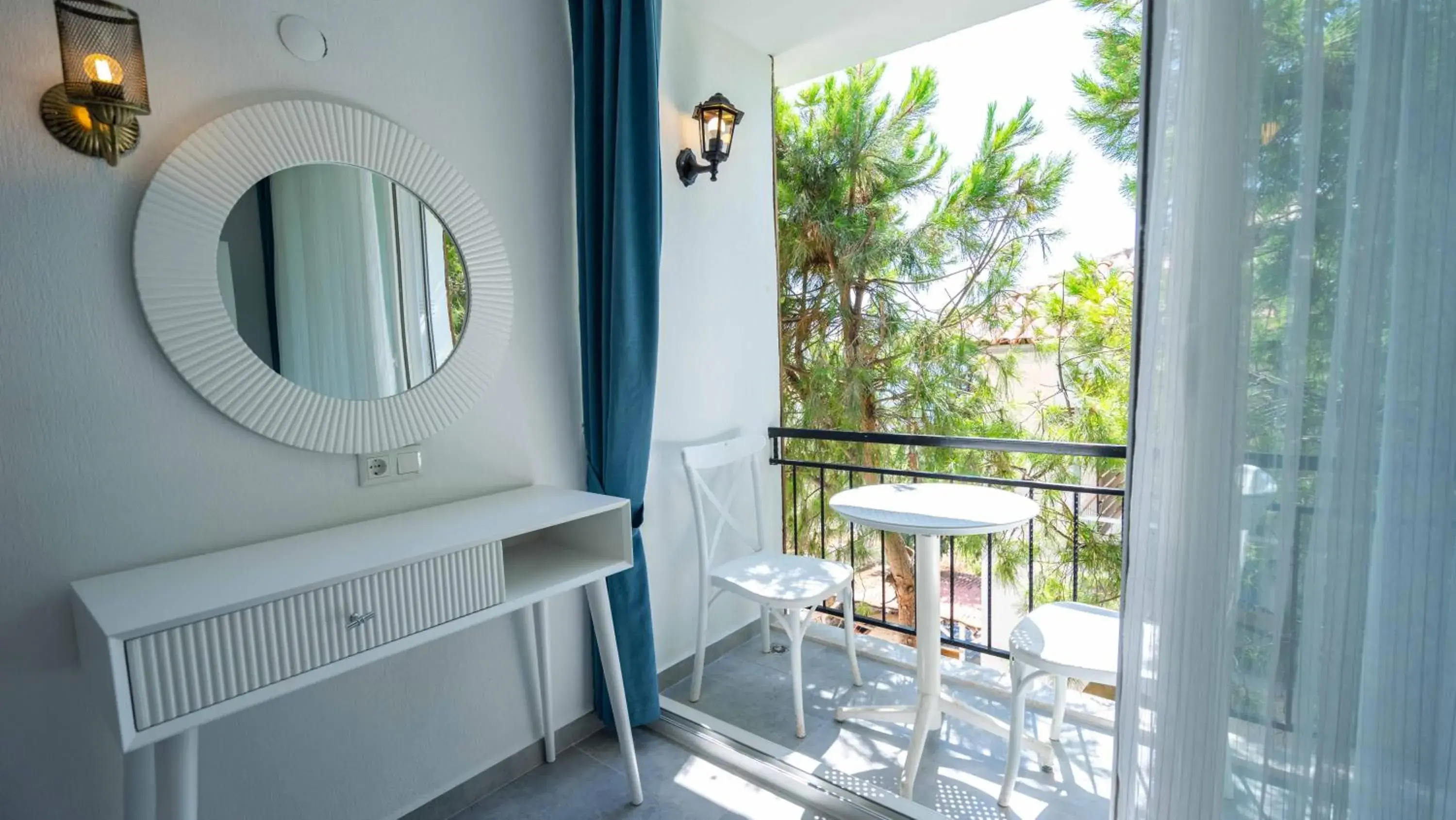 Deluxe Double Room with Side Sea View in Sole'n Blu Deluxe Double Room with Side Sea View in Sole'n Blu