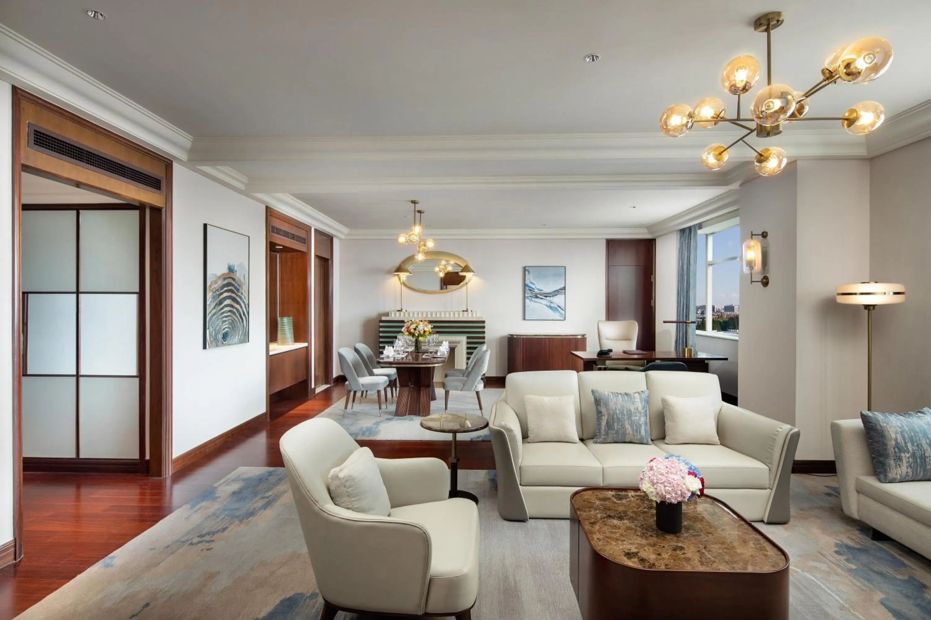 Bedroom in Crowne Plaza Shanghai Fudan by IHG