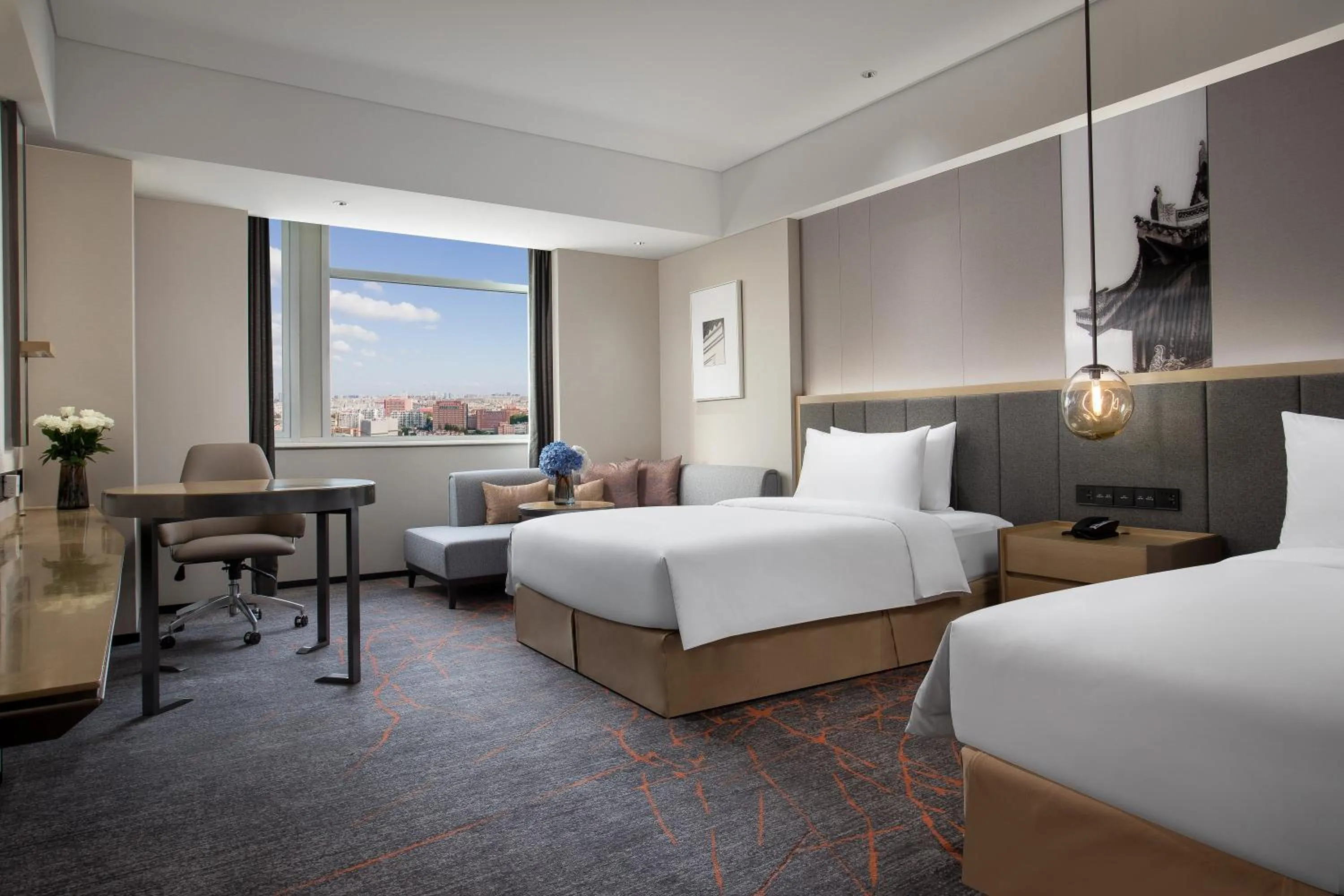 Photo of the whole room, Bed in Crowne Plaza Shanghai Fudan by IHG