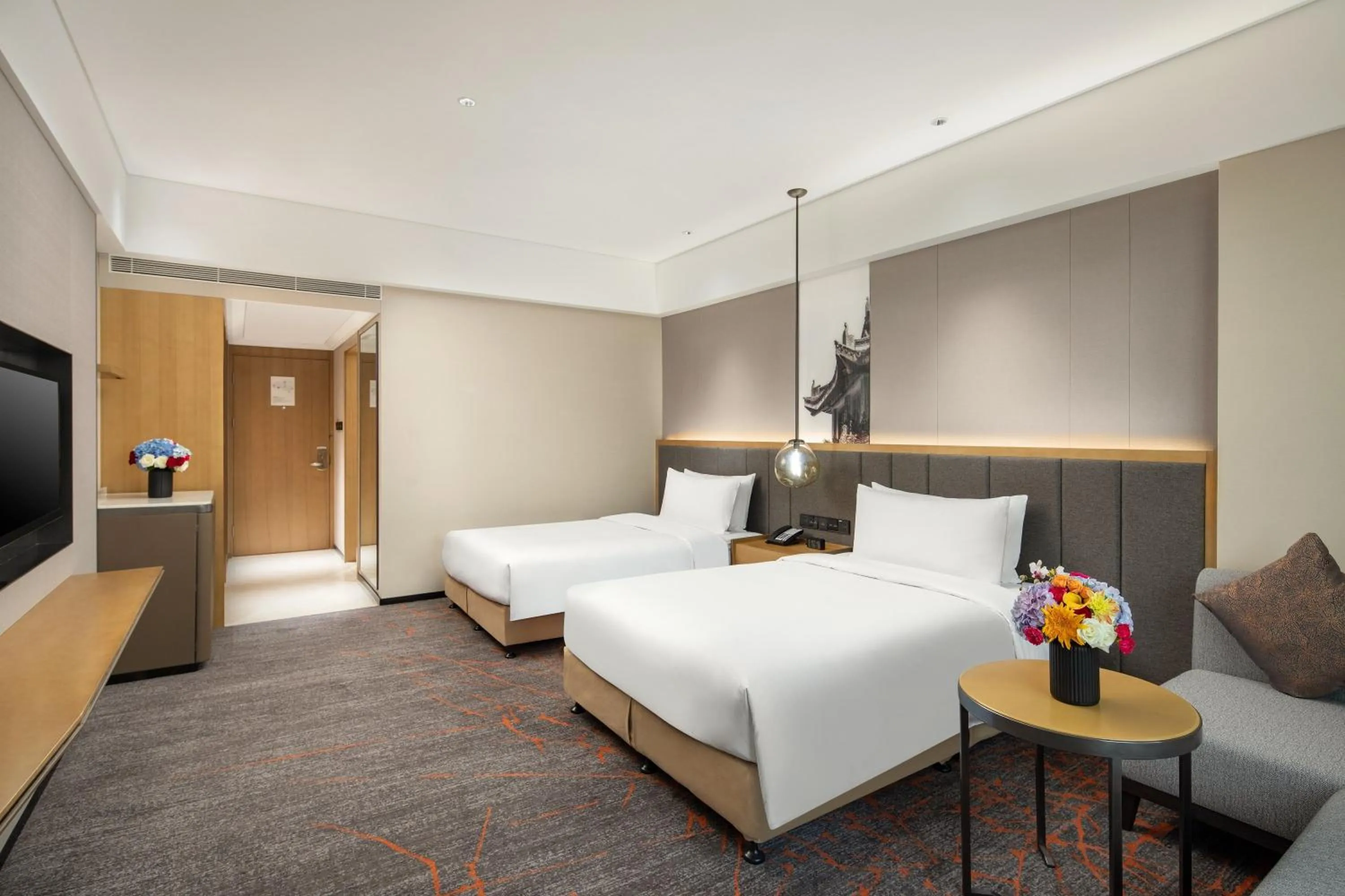 Photo of the whole room, Bed in Crowne Plaza Shanghai Fudan by IHG