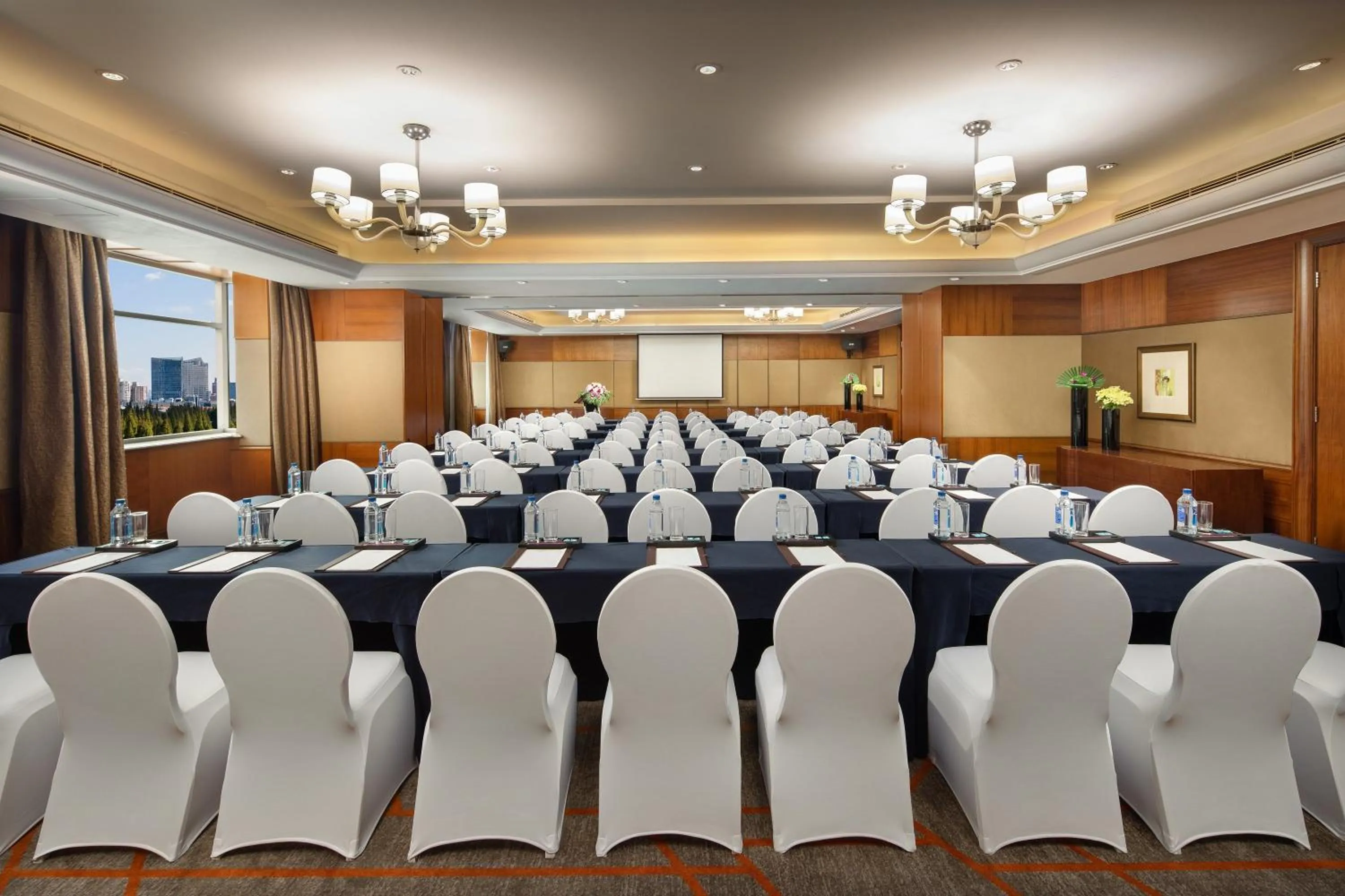 Meeting/conference room in Crowne Plaza Shanghai Fudan by IHG