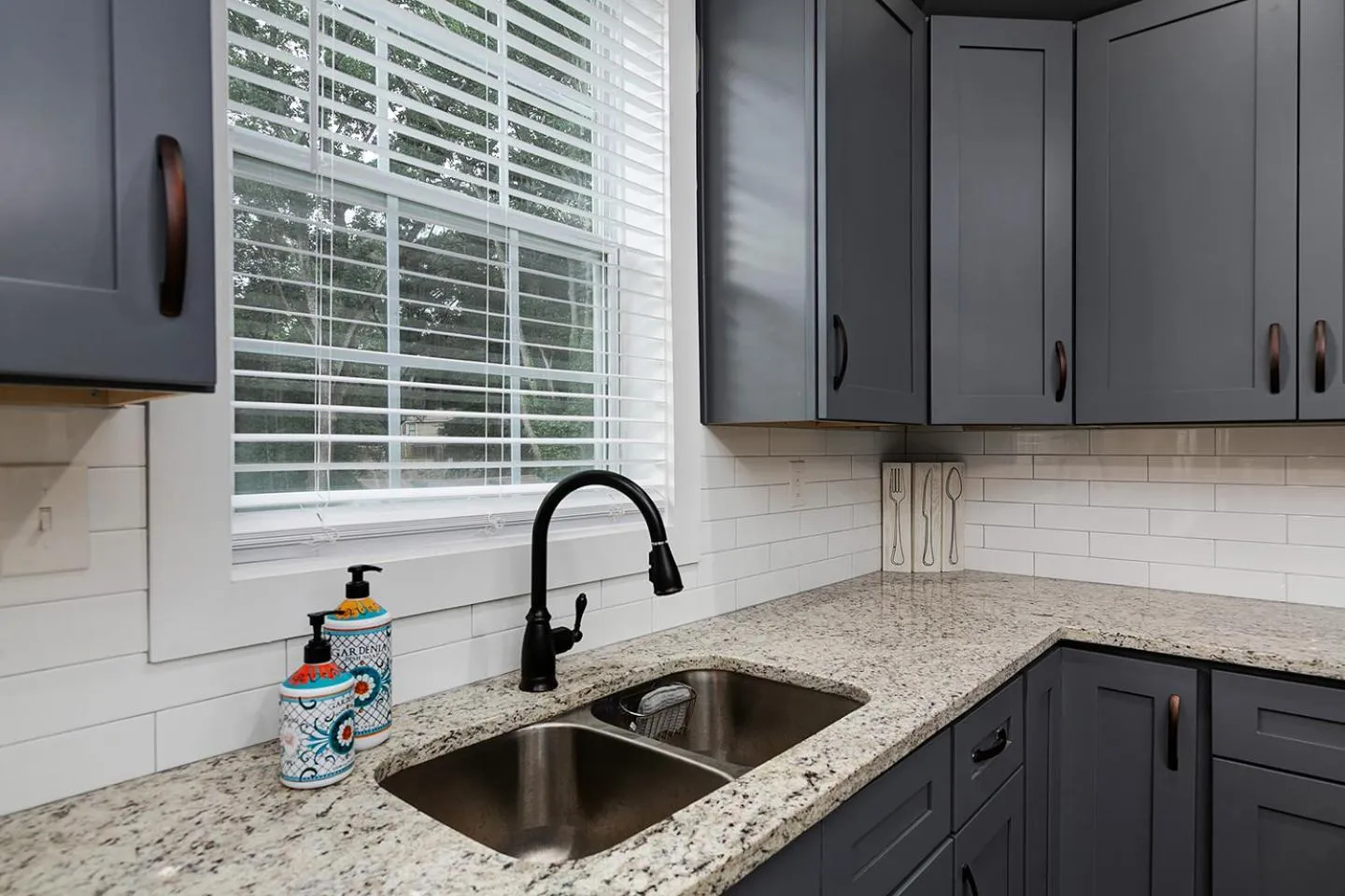 Kitchen or kitchenette in Atlanta Luxury Vacation Home by Downtown & Airport