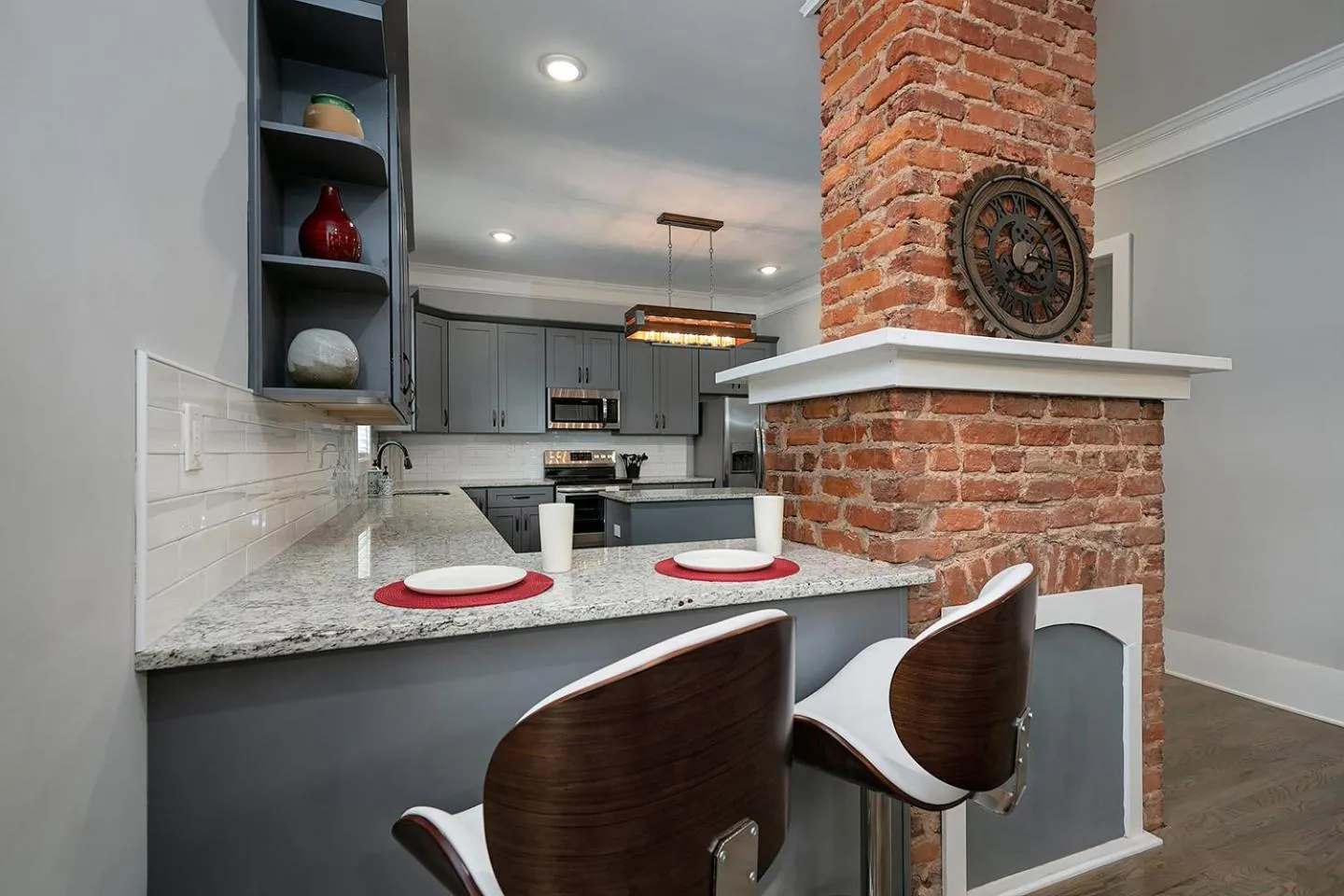 Kitchen or kitchenette in Atlanta Luxury Vacation Home by Downtown & Airport