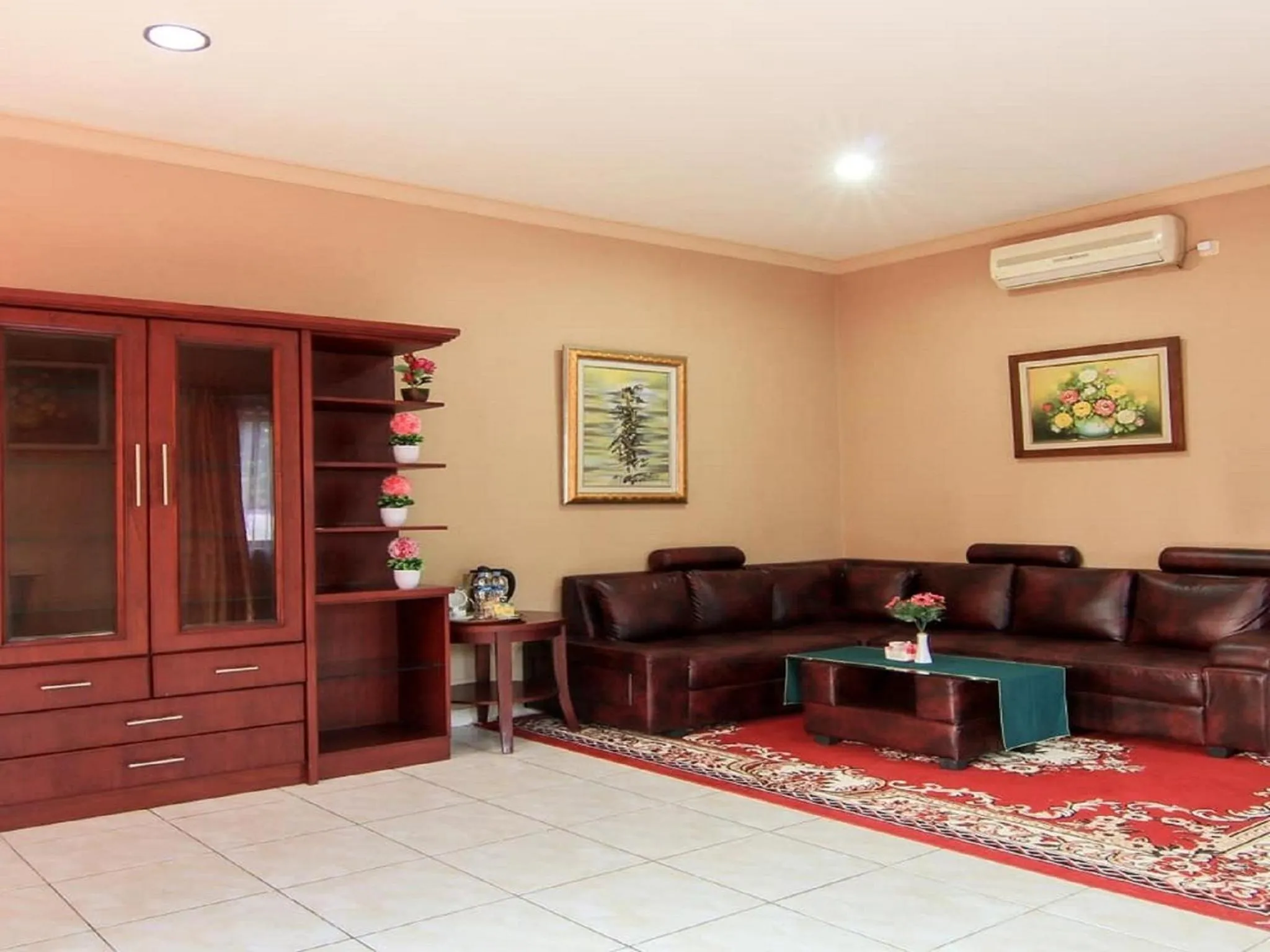 Living room in Hotel Signature Mandala Kencana