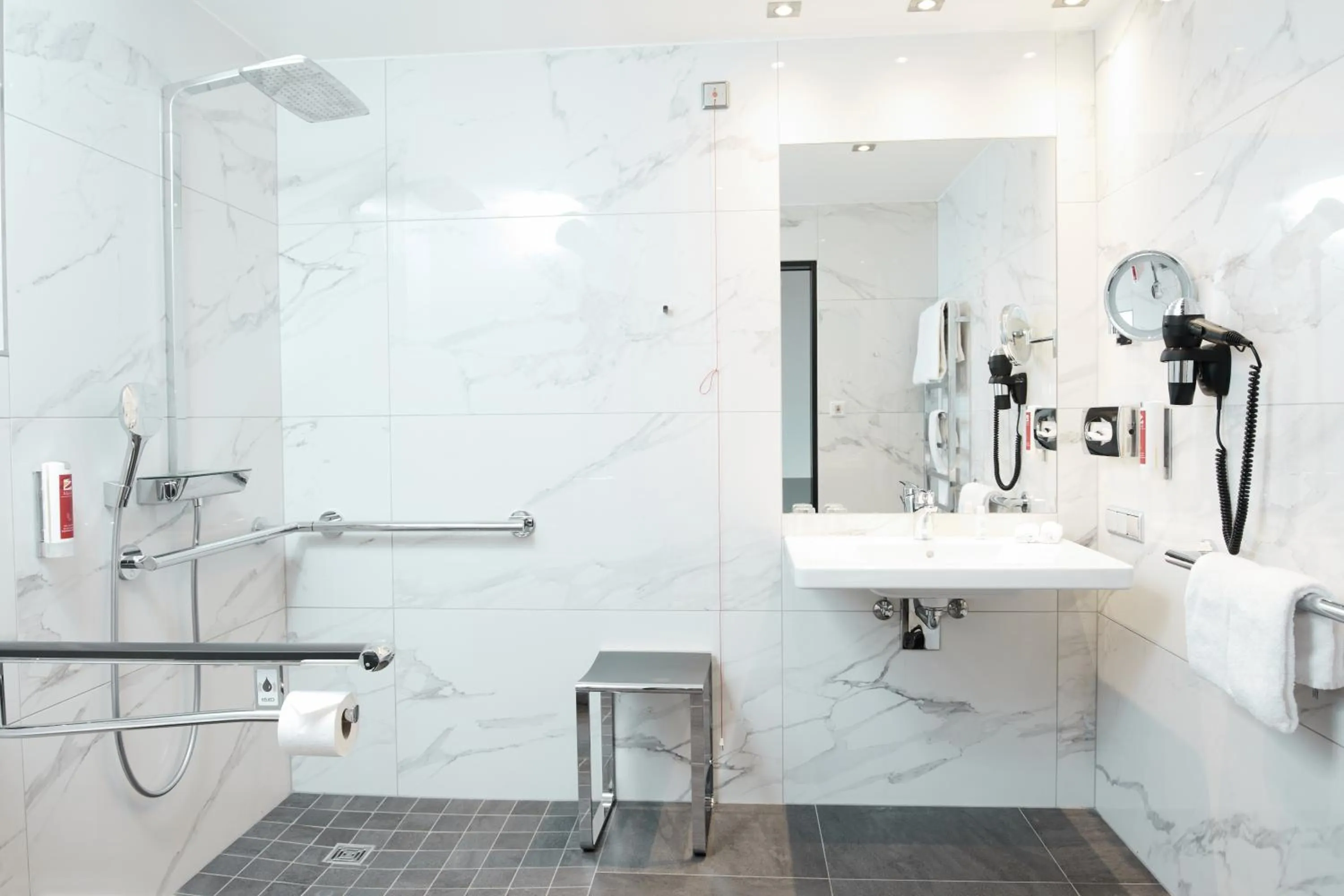 Bathroom in Hotel ESPERANTO Kongress- und Kulturzentrum Fulda