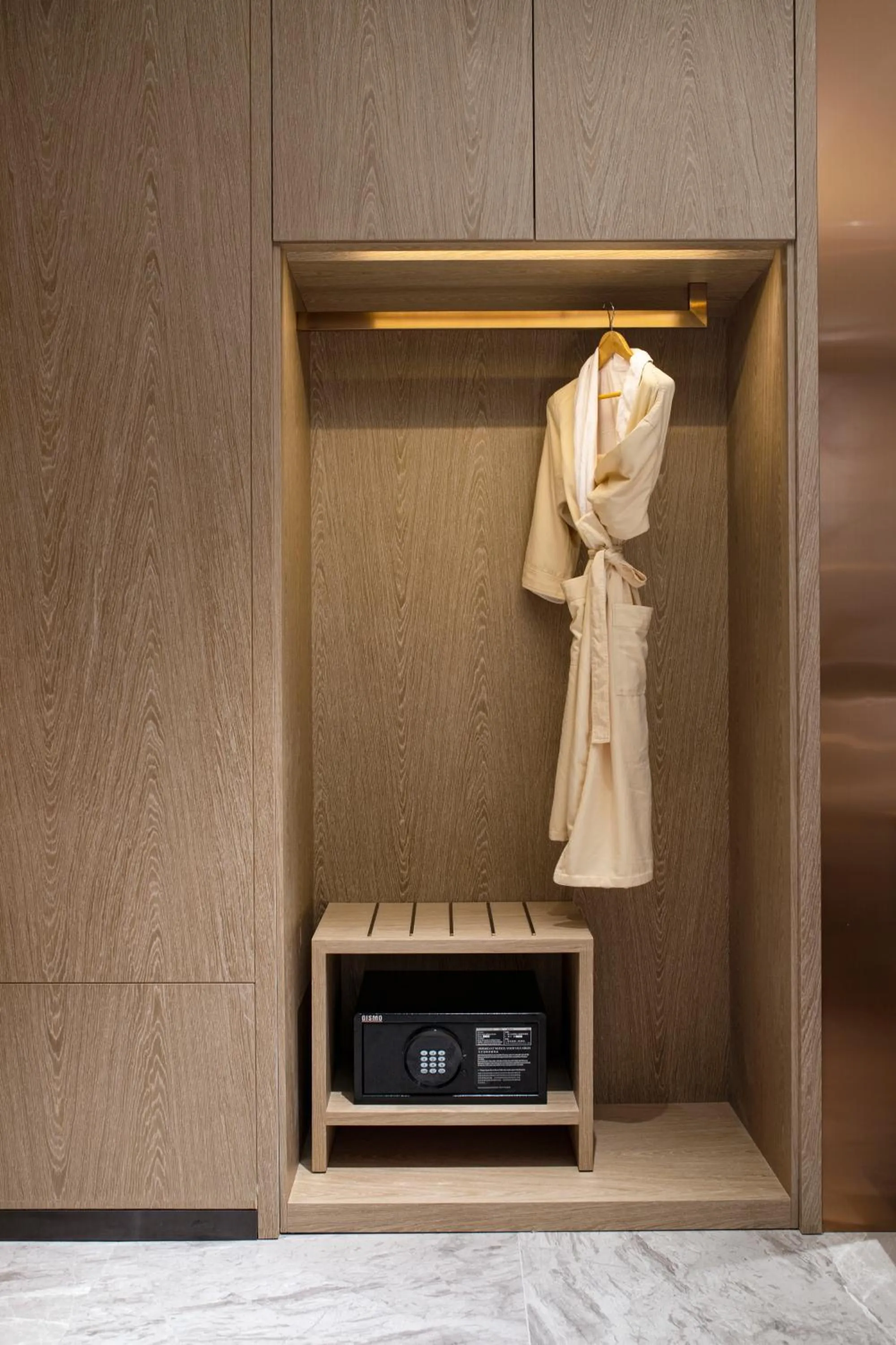 wardrobe in Paco Hotel Jinfeng Metro Guangzhou