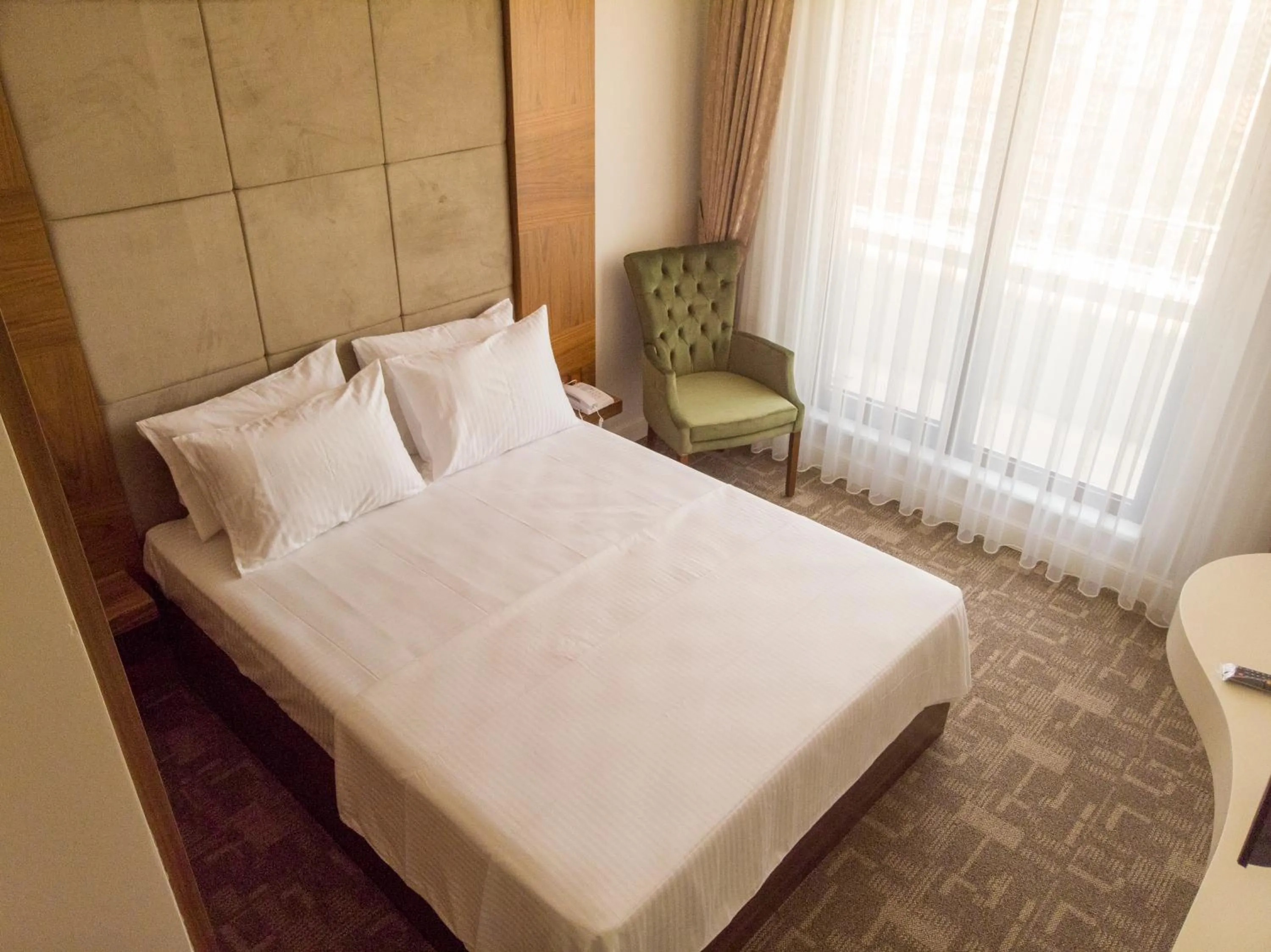 Photo of the whole room, Bed in Bursa Ulupark Hotel