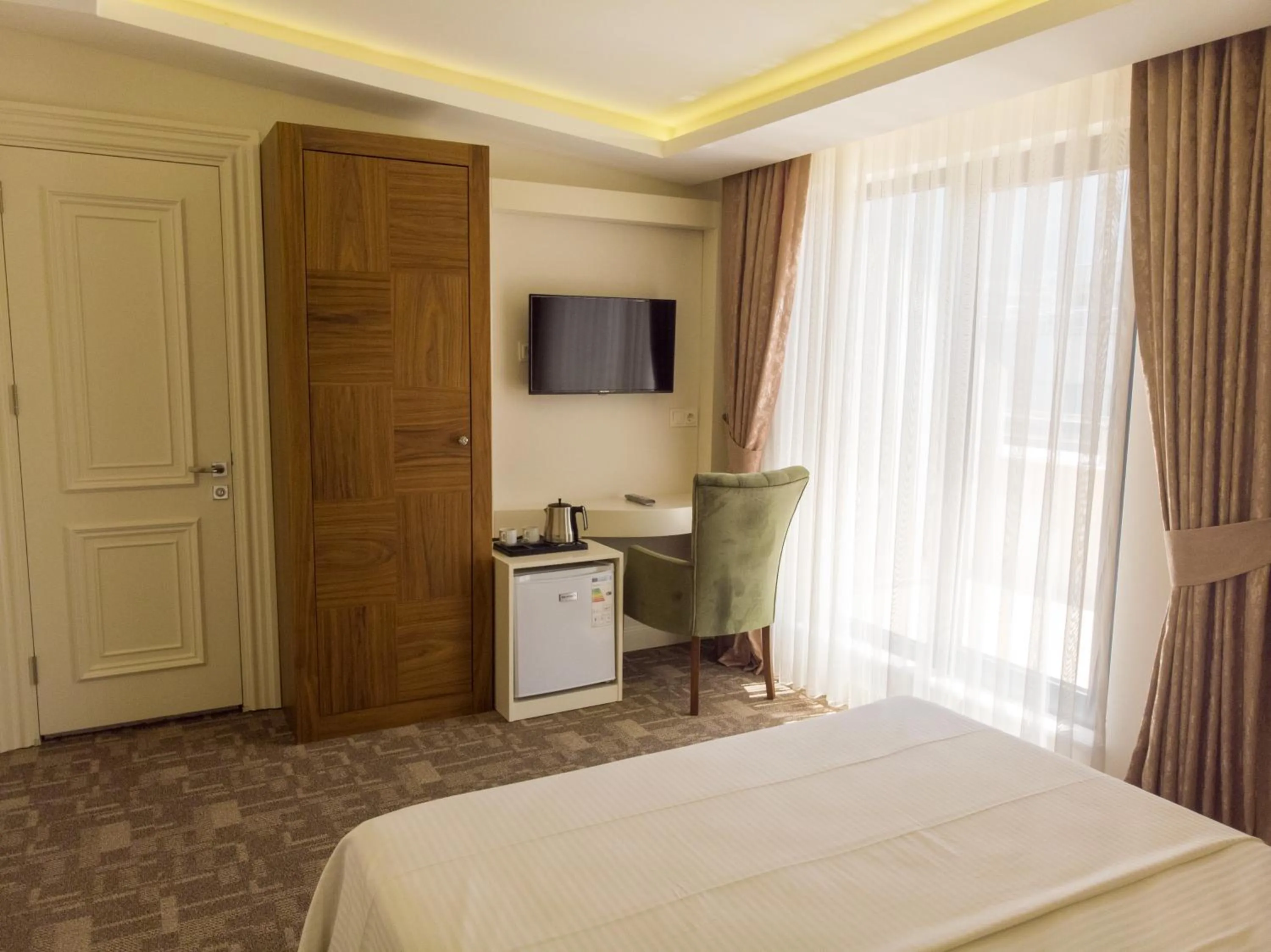 Photo of the whole room, Bed in Bursa Ulupark Hotel