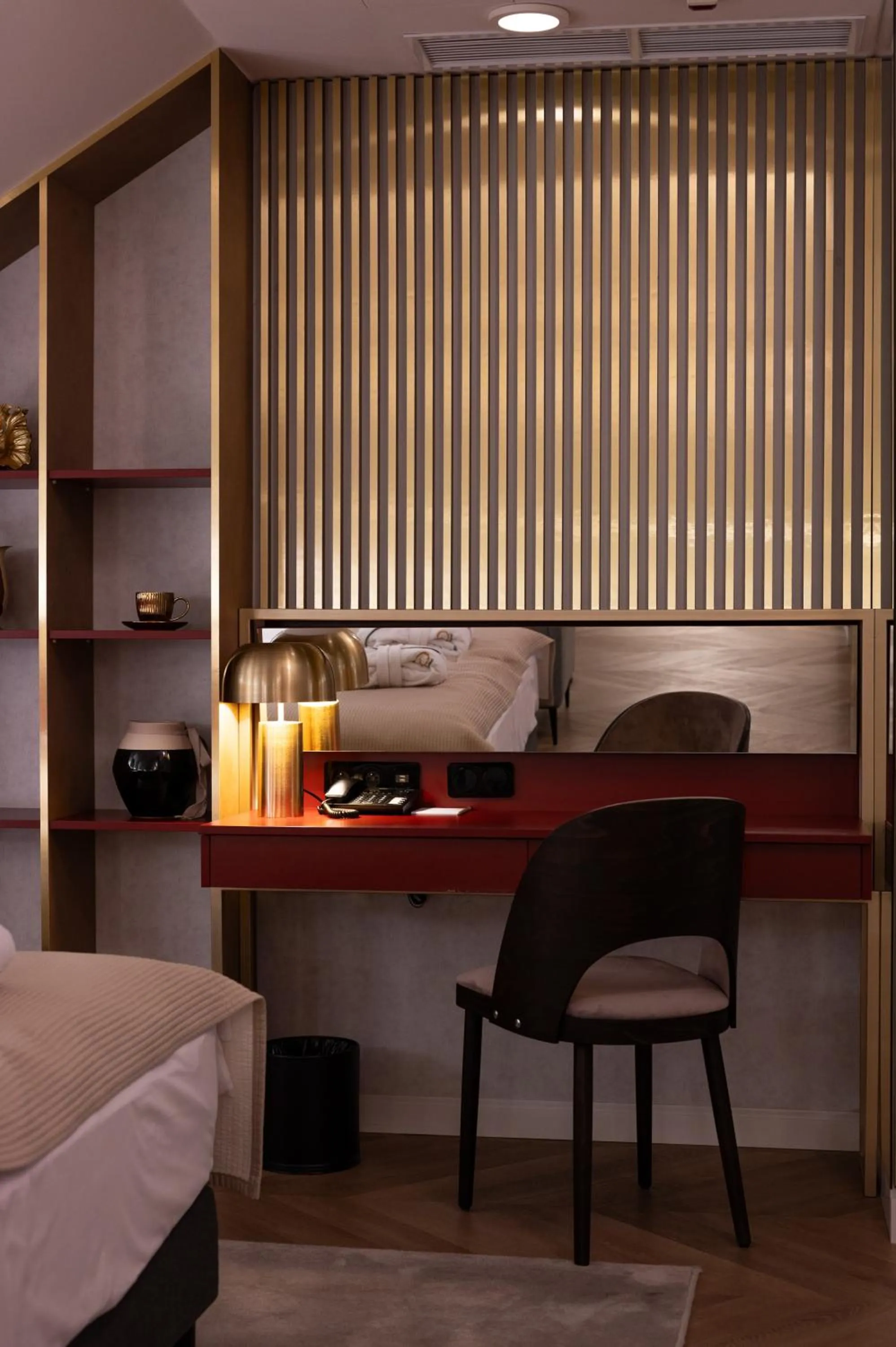 Photo of the whole room in Hotel Golden Queen