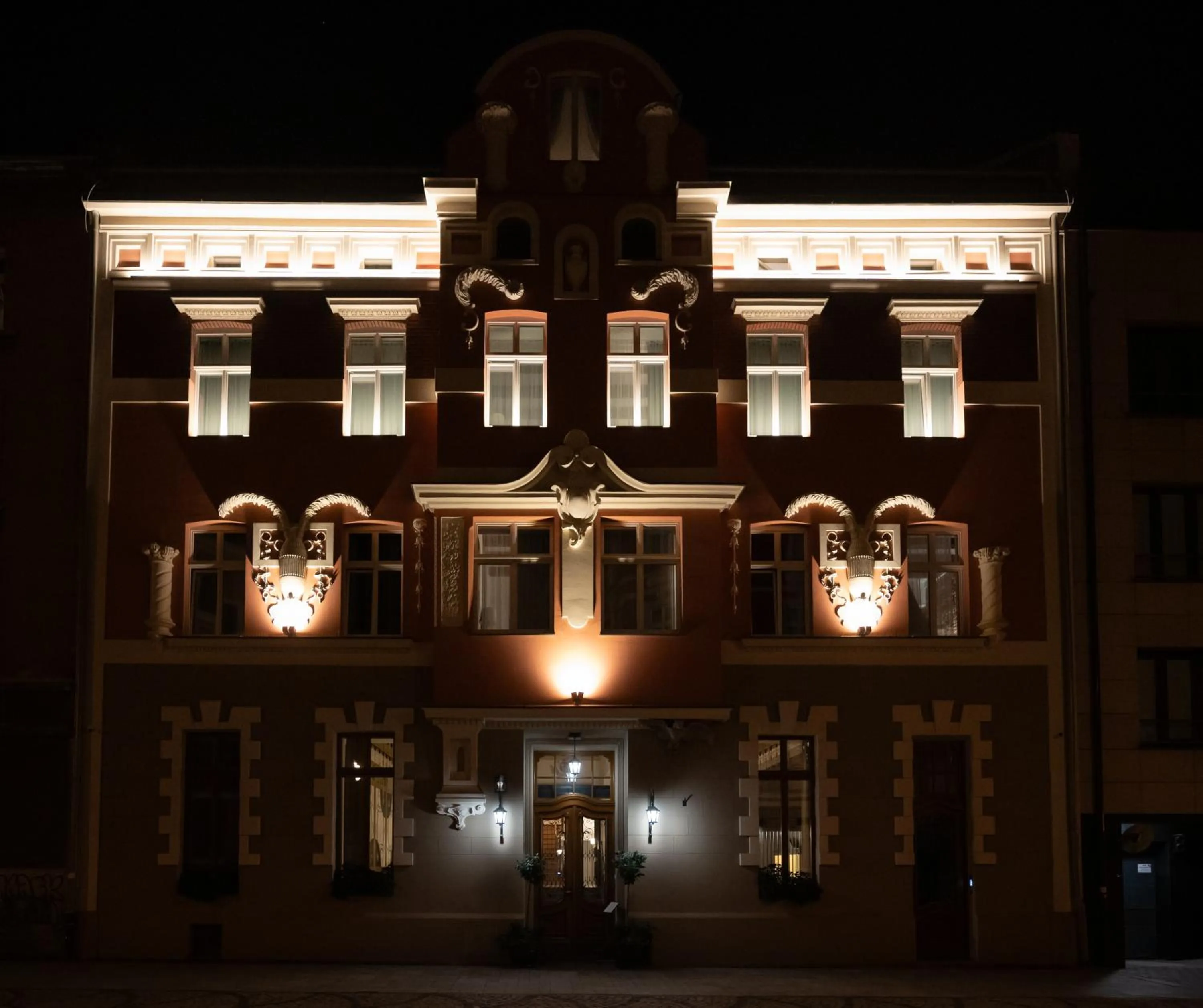 Property building in Hotel Golden Queen