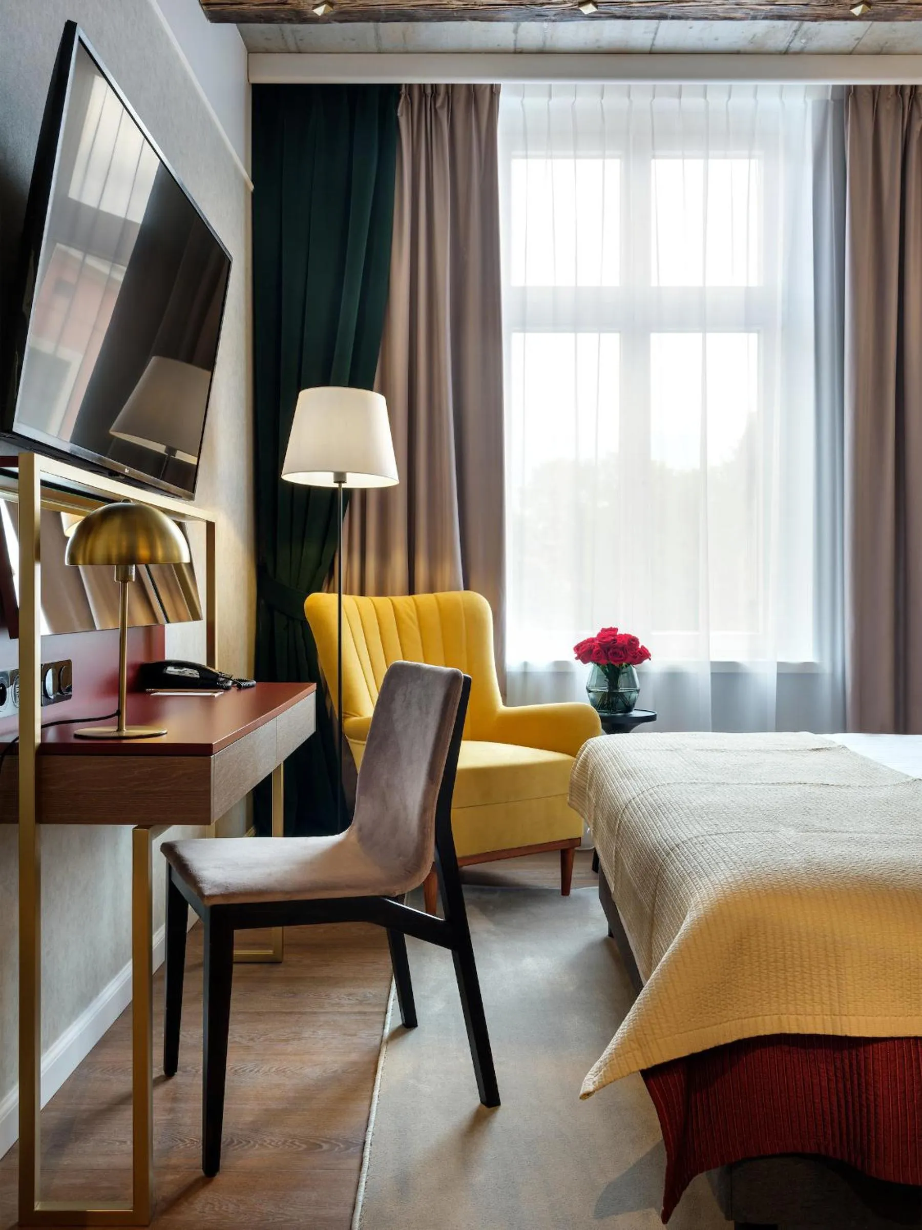 Photo of the whole room, Bed in Hotel Golden Queen