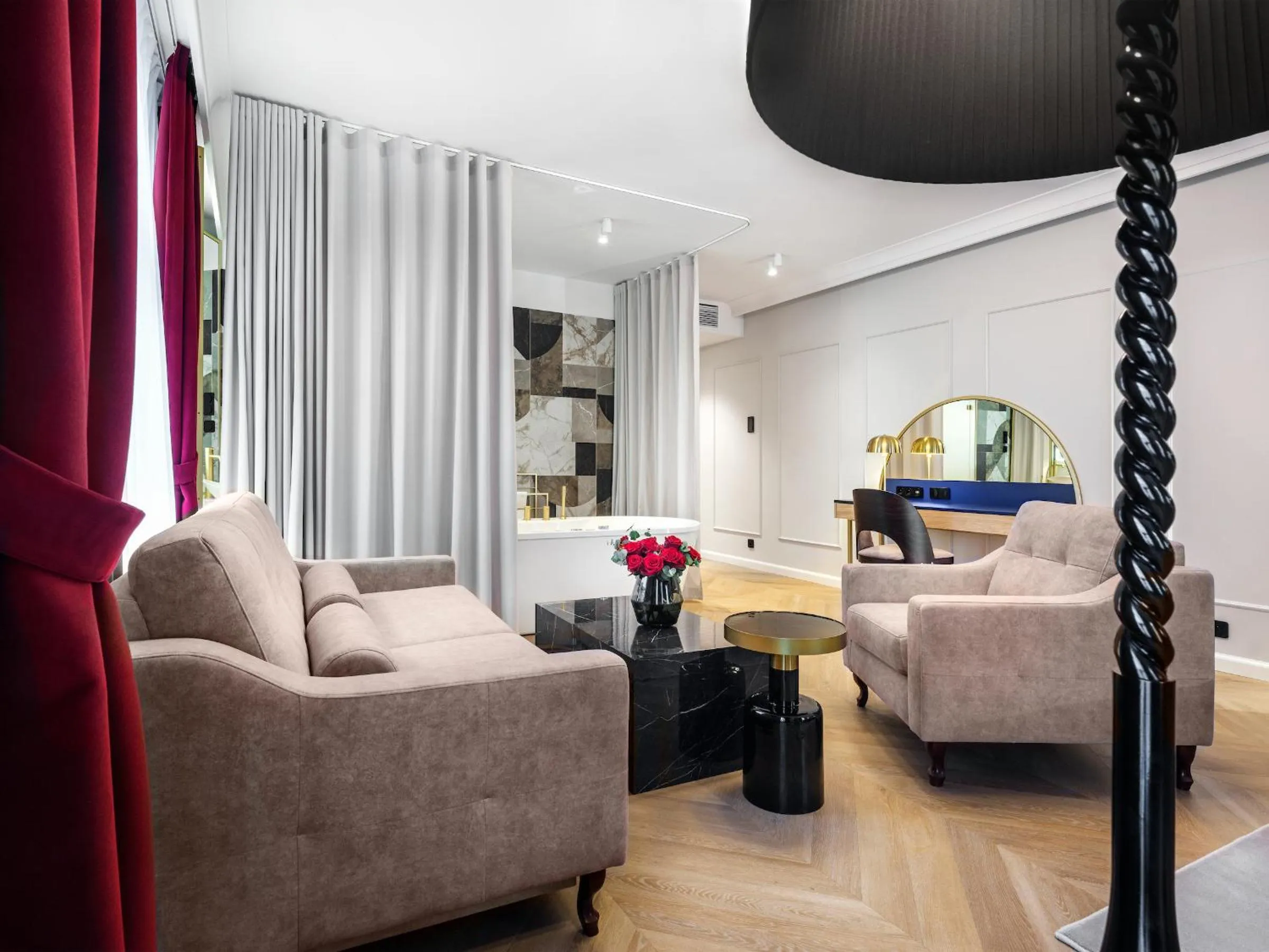 Seating area in Hotel Golden Queen