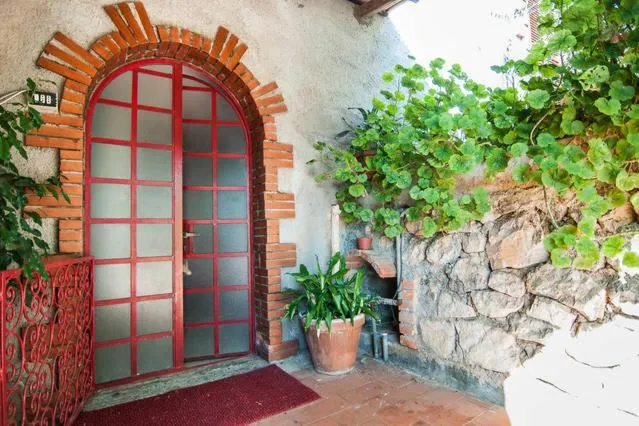 Property building in C'era una volta