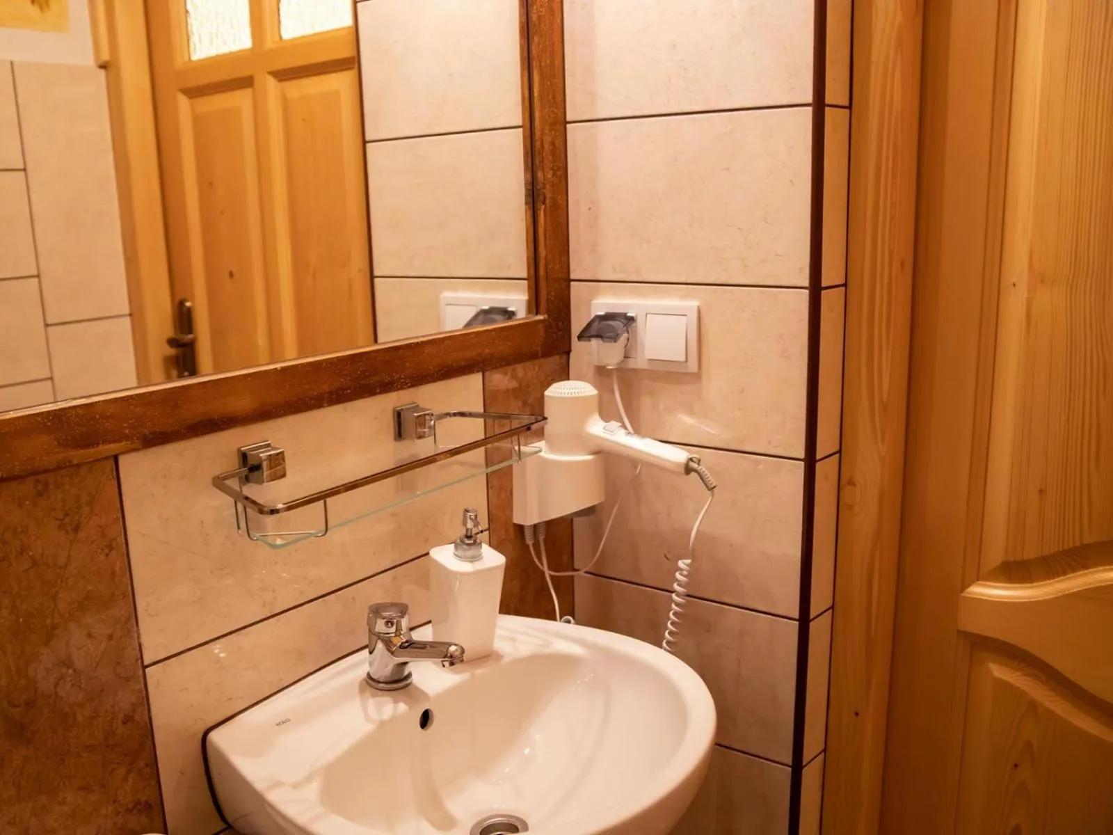 Bathroom in DW Maria 2