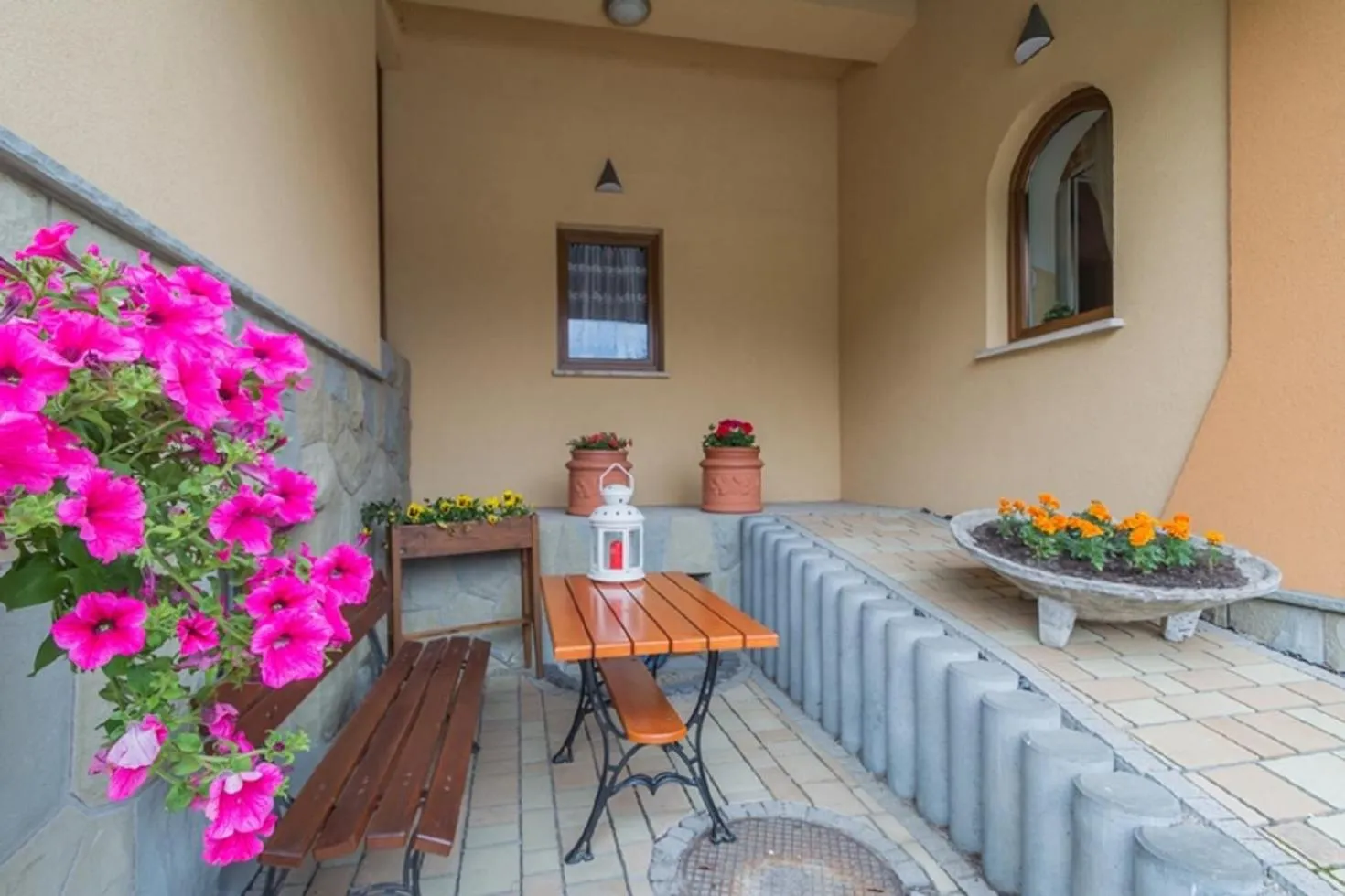 Area and facilities in DW Maria 2