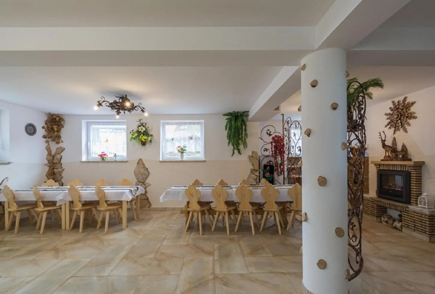 Restaurant/places to eat in DW Maria 2