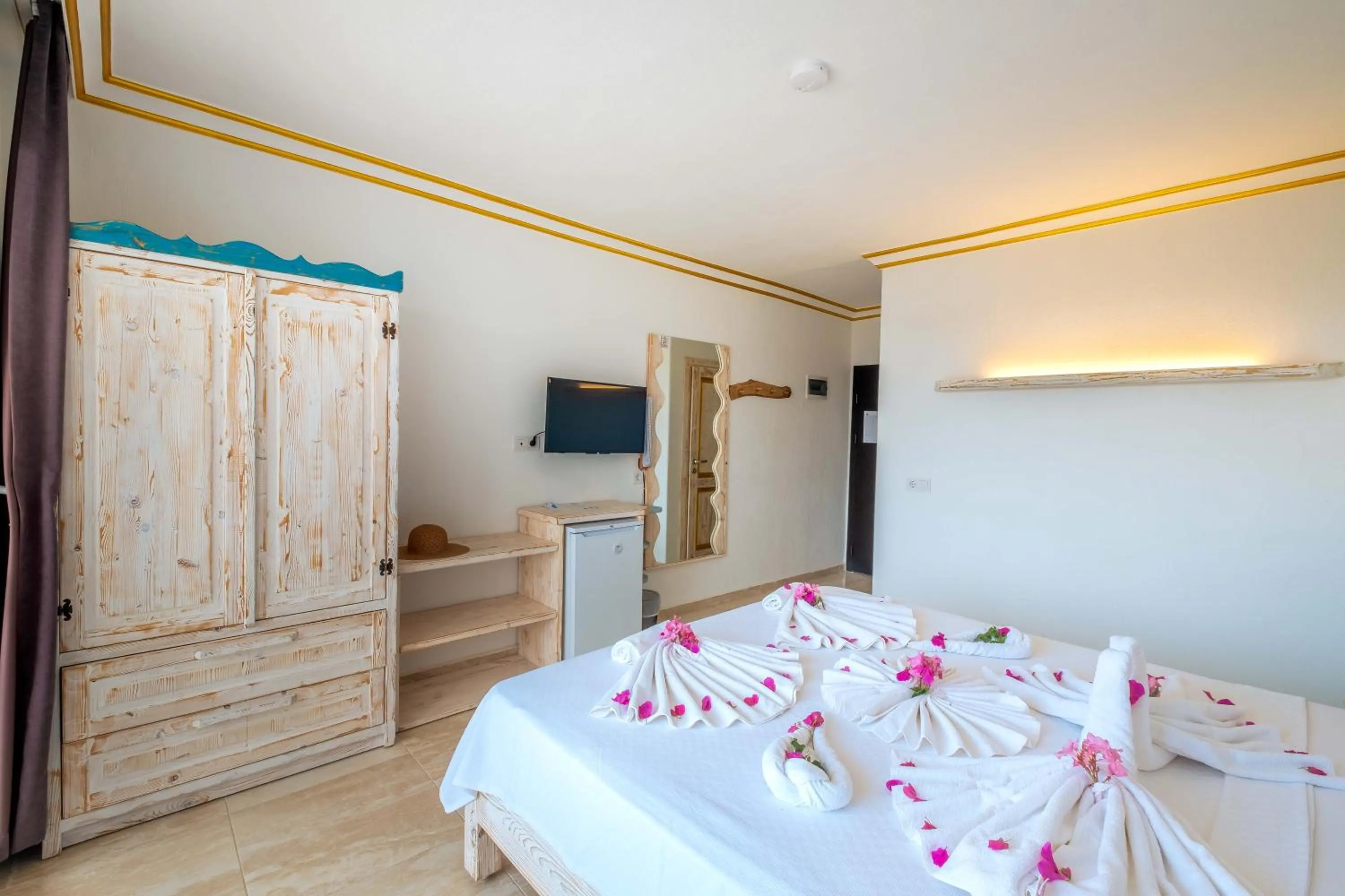 Photo of the whole room in Kaş Sun Glare Hotel