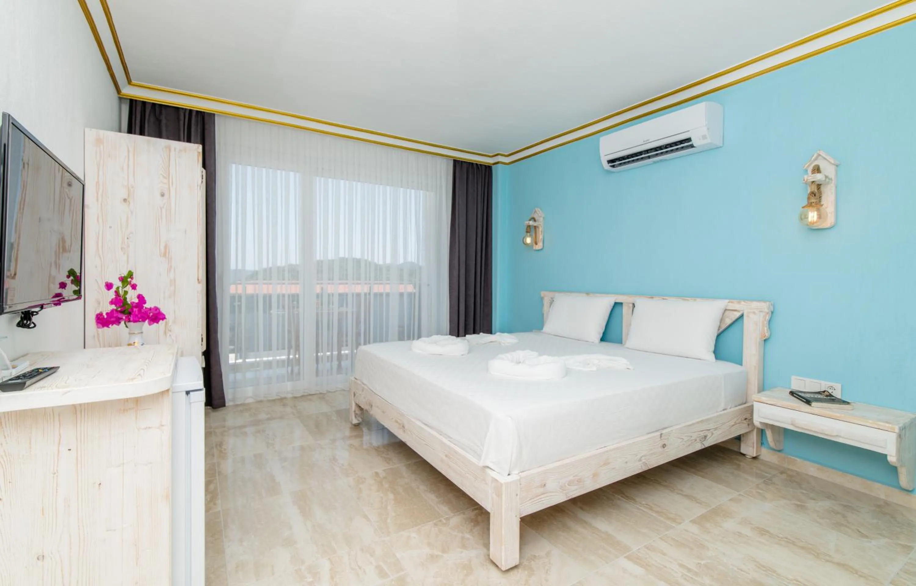 Photo of the whole room in Kaş Sun Glare Hotel