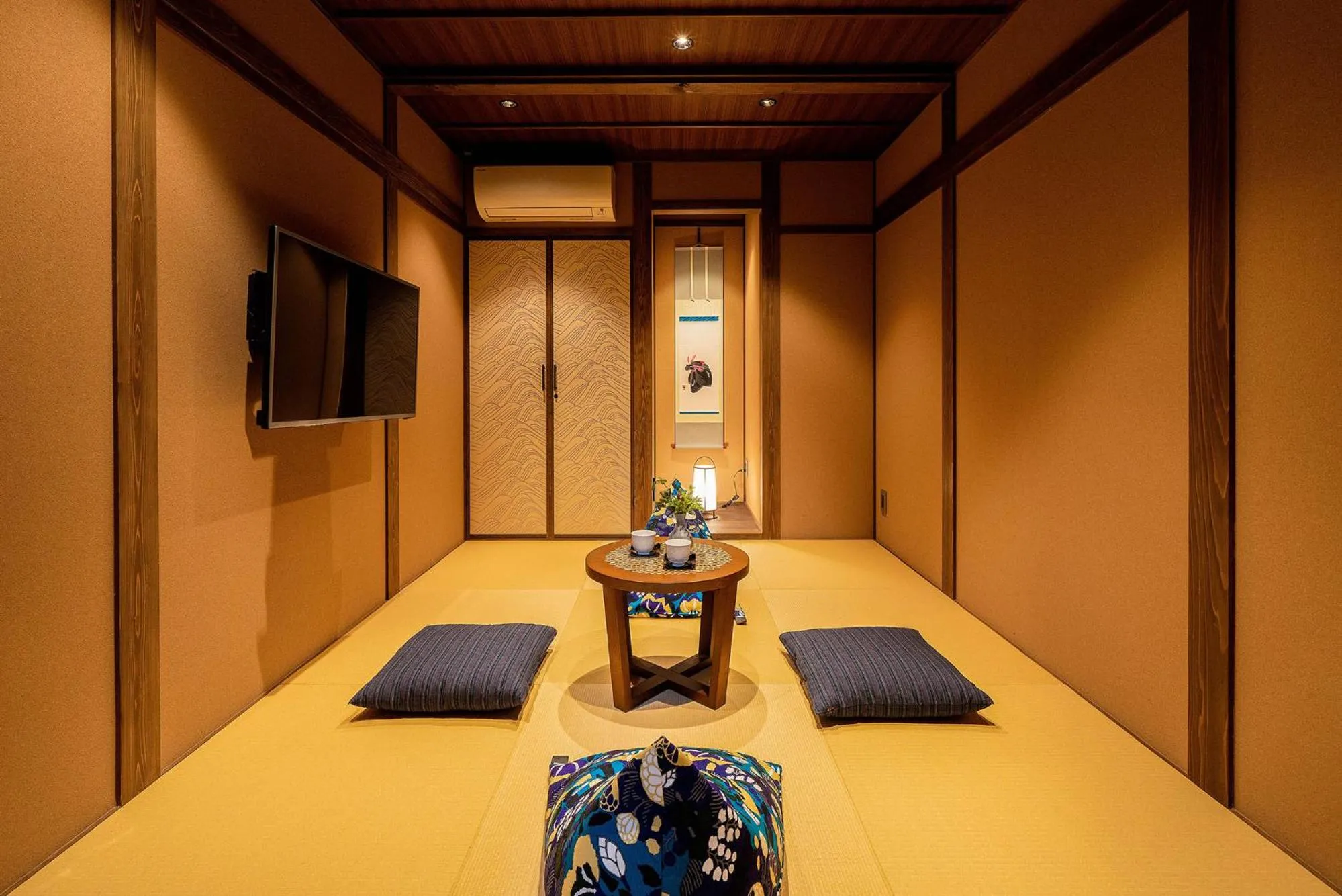 Living room, Bed in Kagabi Machiya House