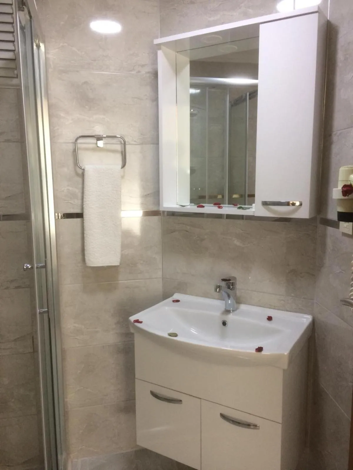 Bathroom in Side Özgürhan Hotel