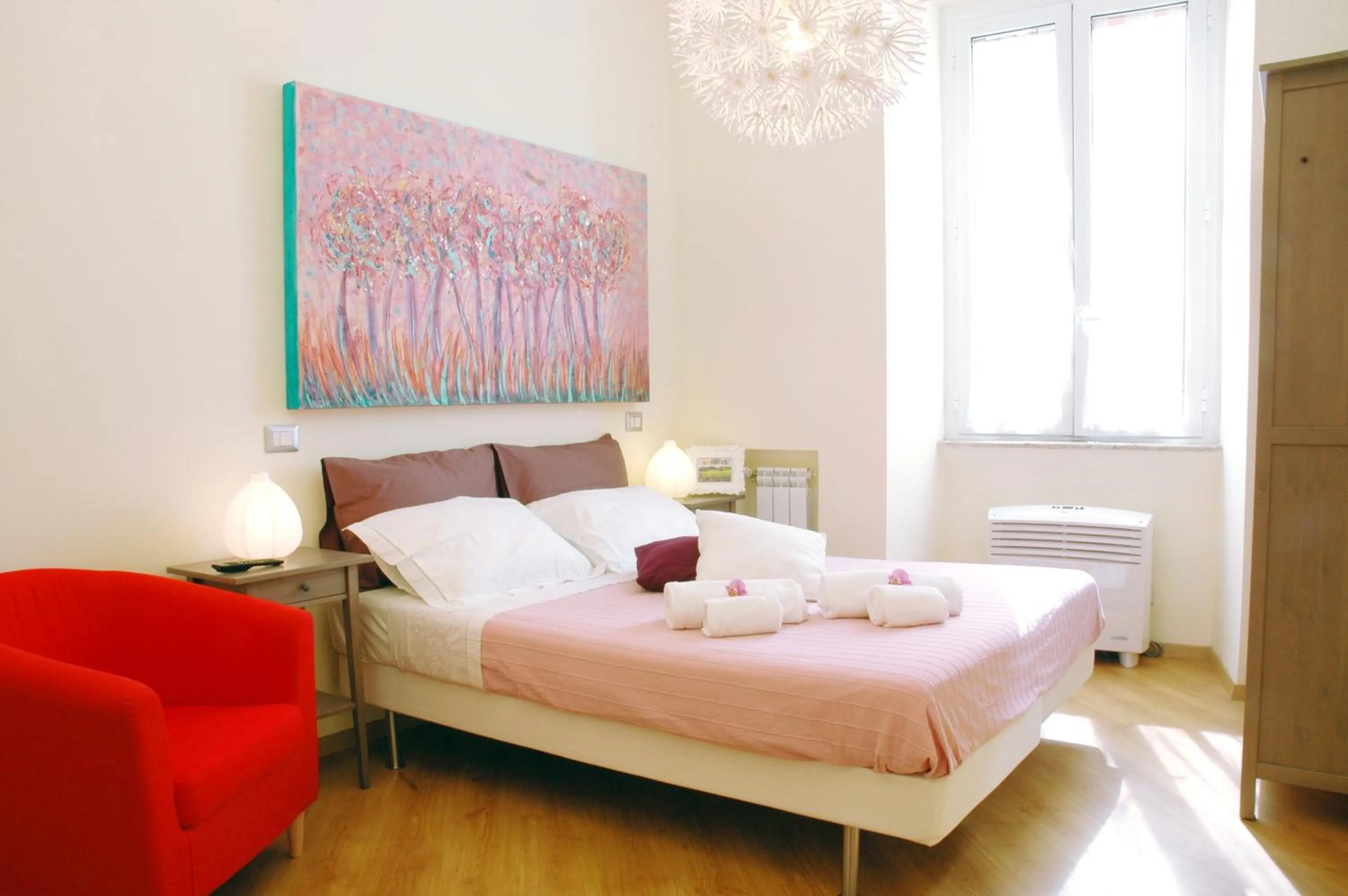 Bed in Bye Bye Roma Pantheon Suite