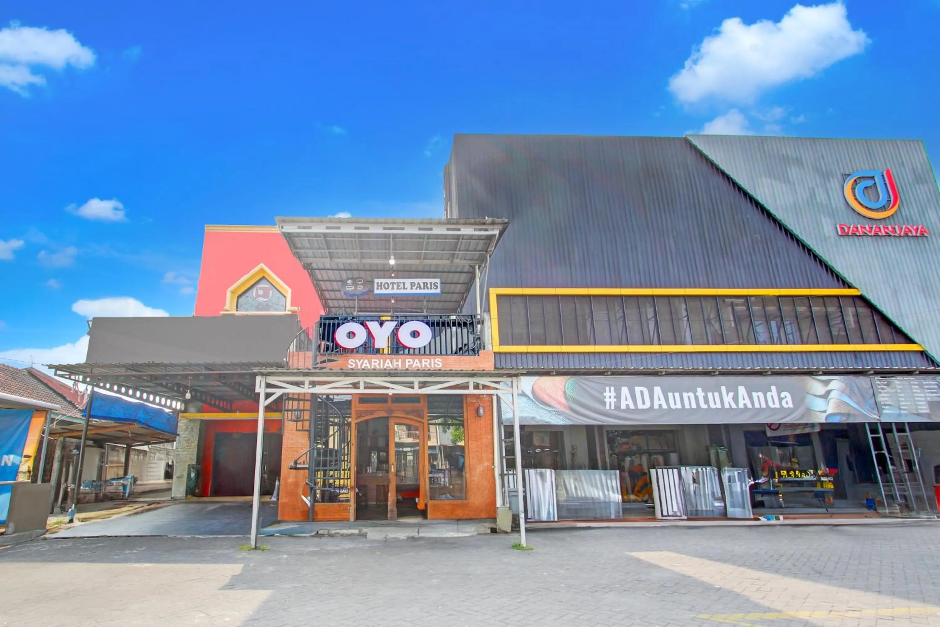 Facade/entrance in Hotel O Prawirotaman Near Keraton Yogyakarta Formerly Paris Guesthouse