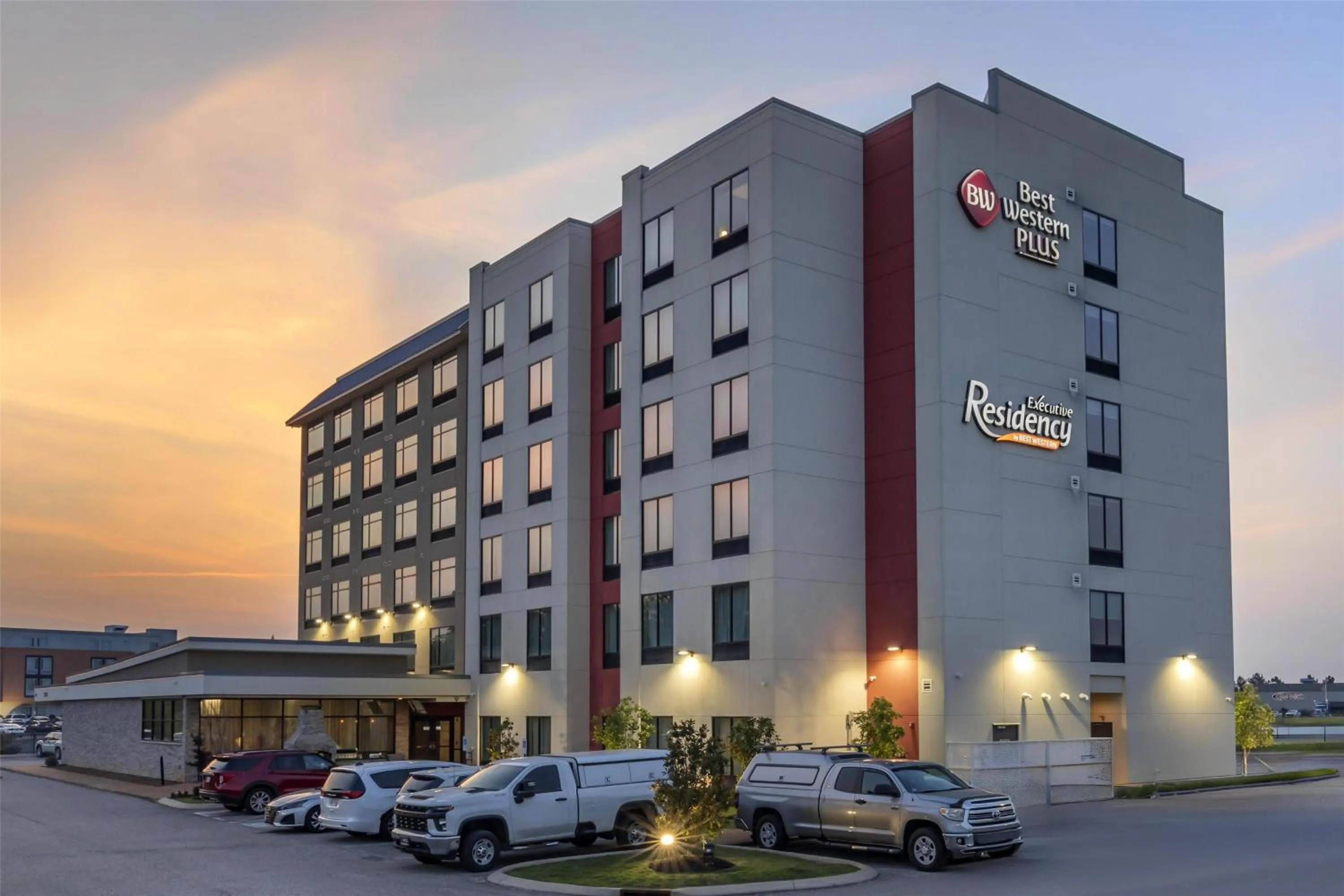 Property building in Best Western Plus Executive Residency Jackson Northeast