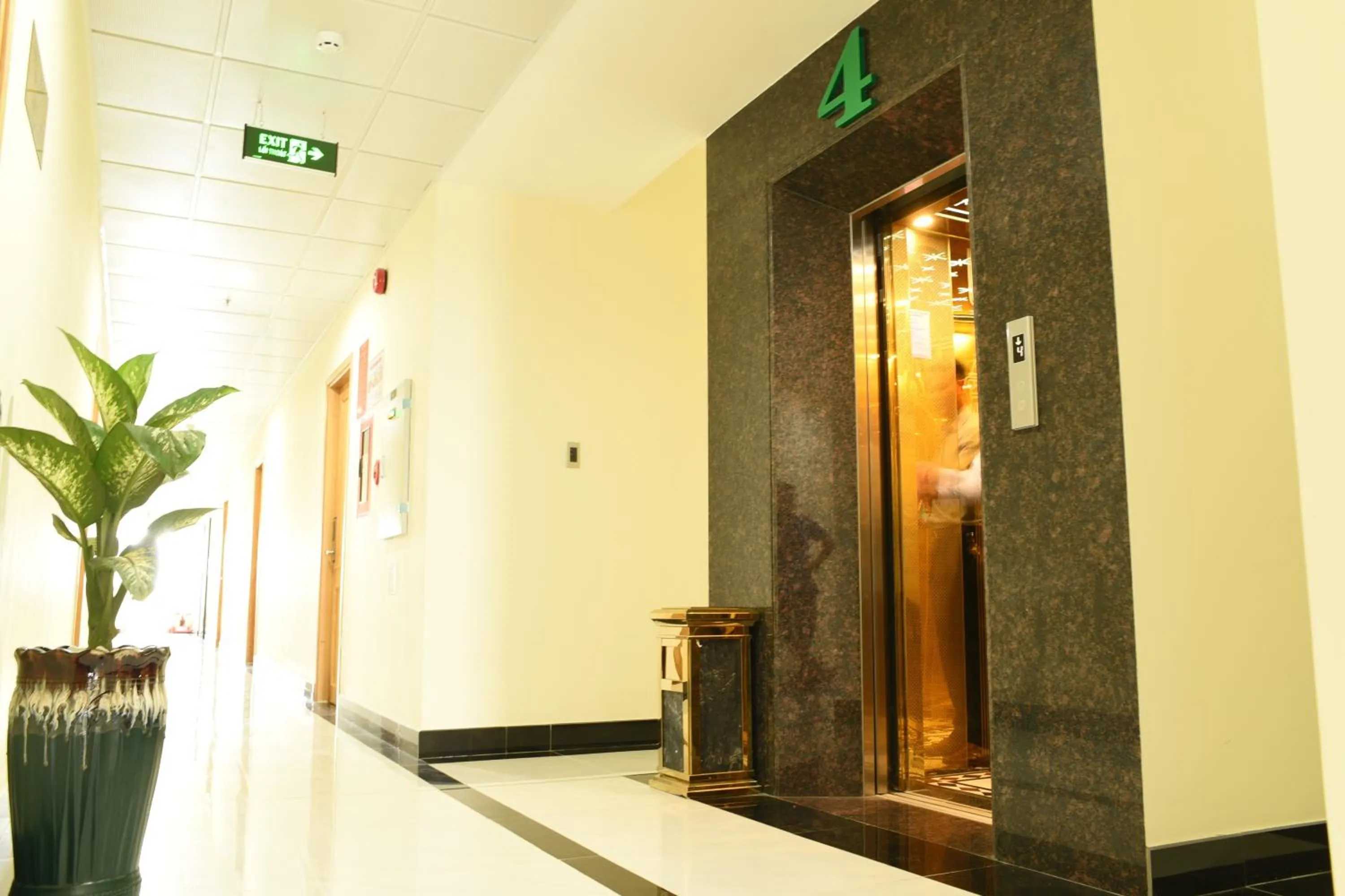 elevator in Lucky Star Ho Tram Hotel & Restaurant