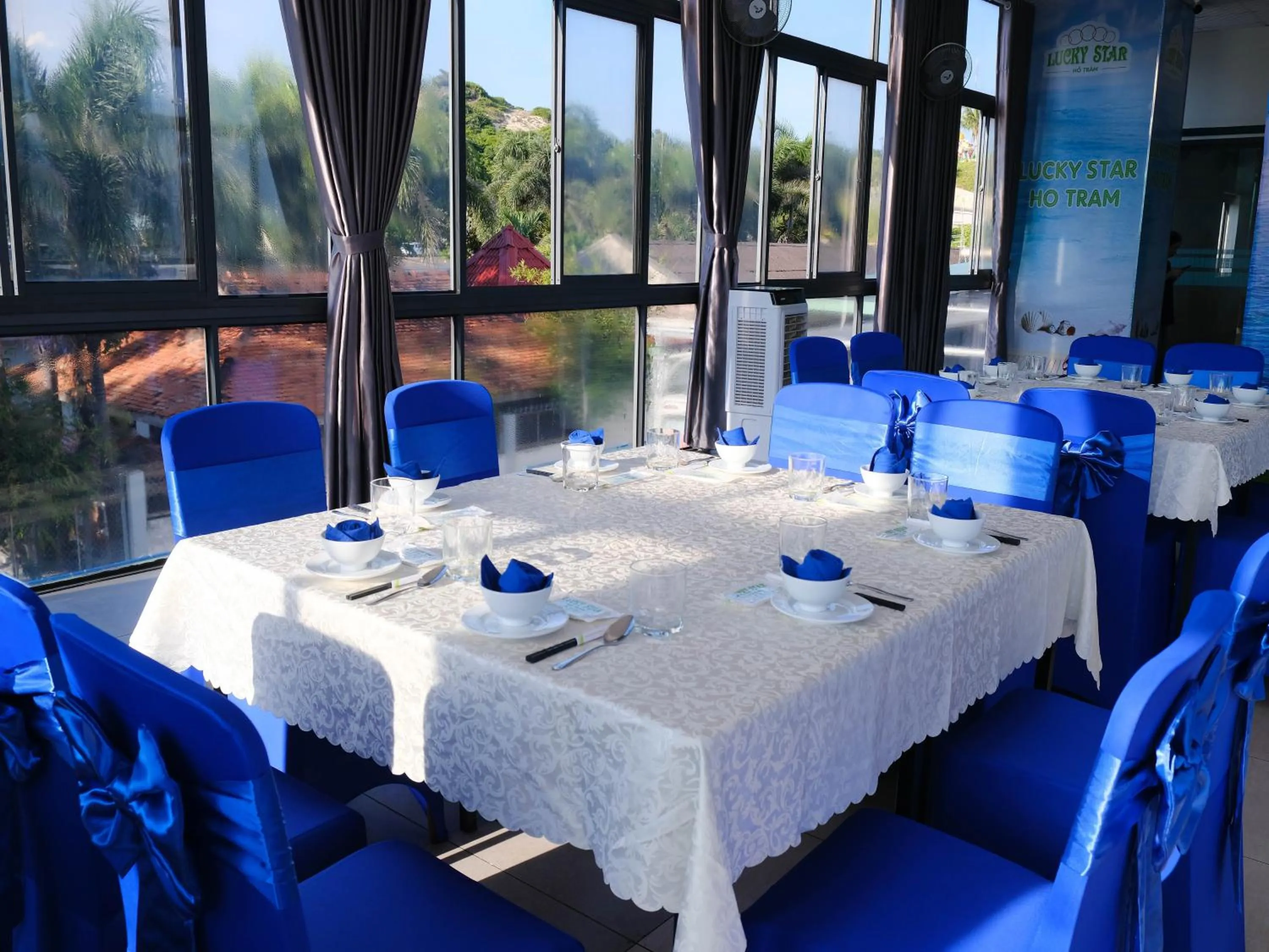 Restaurant/places to eat in Lucky Star Ho Tram Hotel & Restaurant