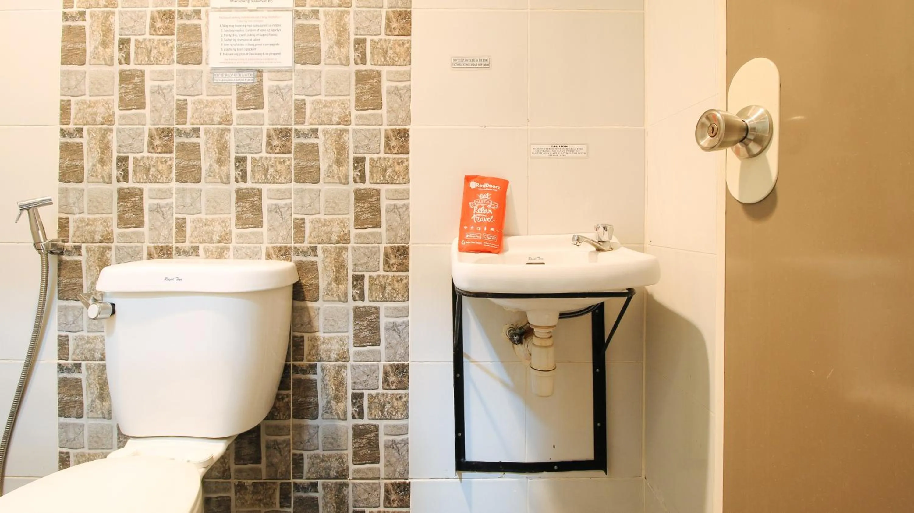 Toilet in RedDoorz @ P Florentino Street Sampaloc Manila