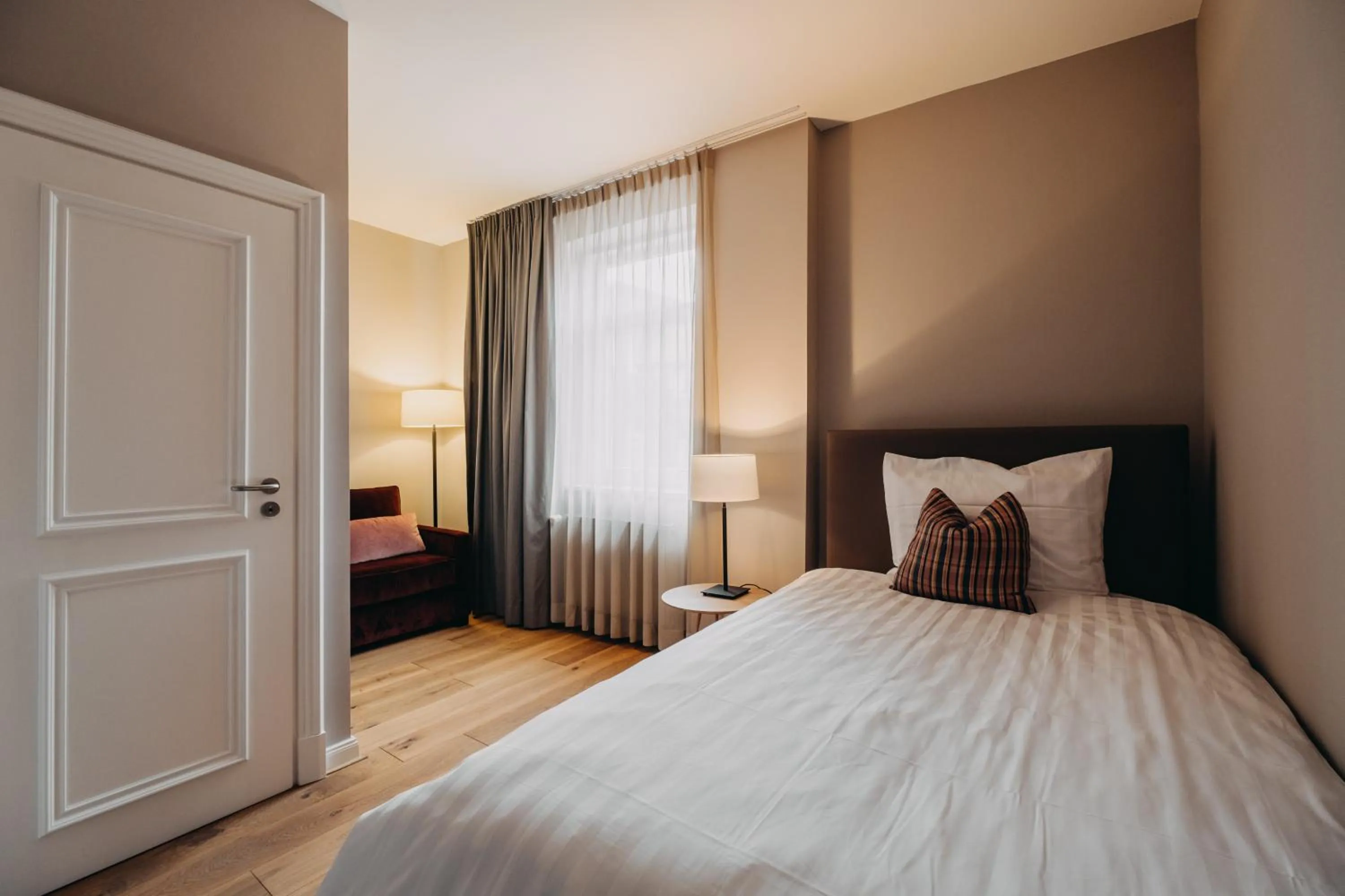 Bed in Hotel zum Heidkrug & Café Lil