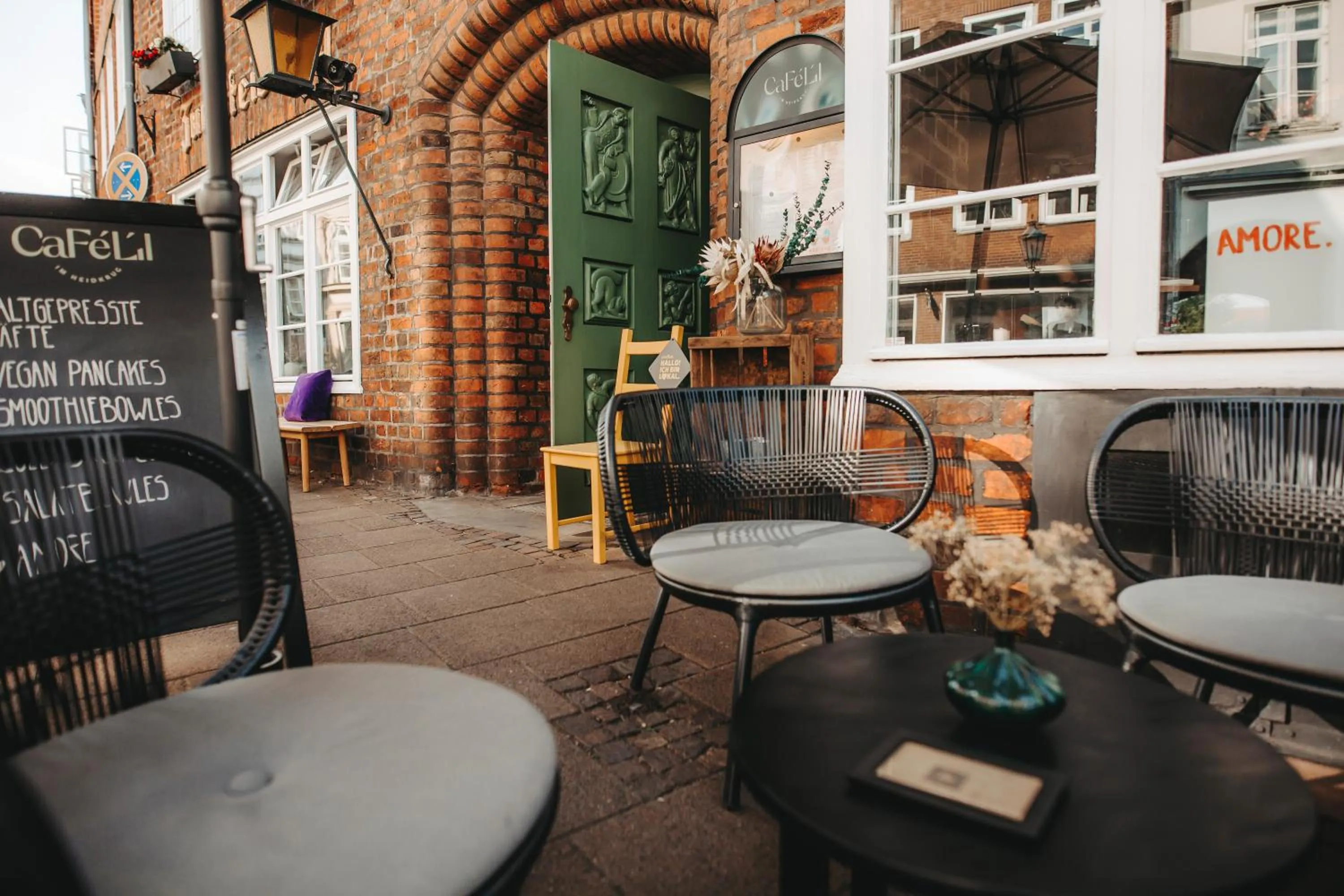 Property building in Hotel zum Heidkrug & Café Lil