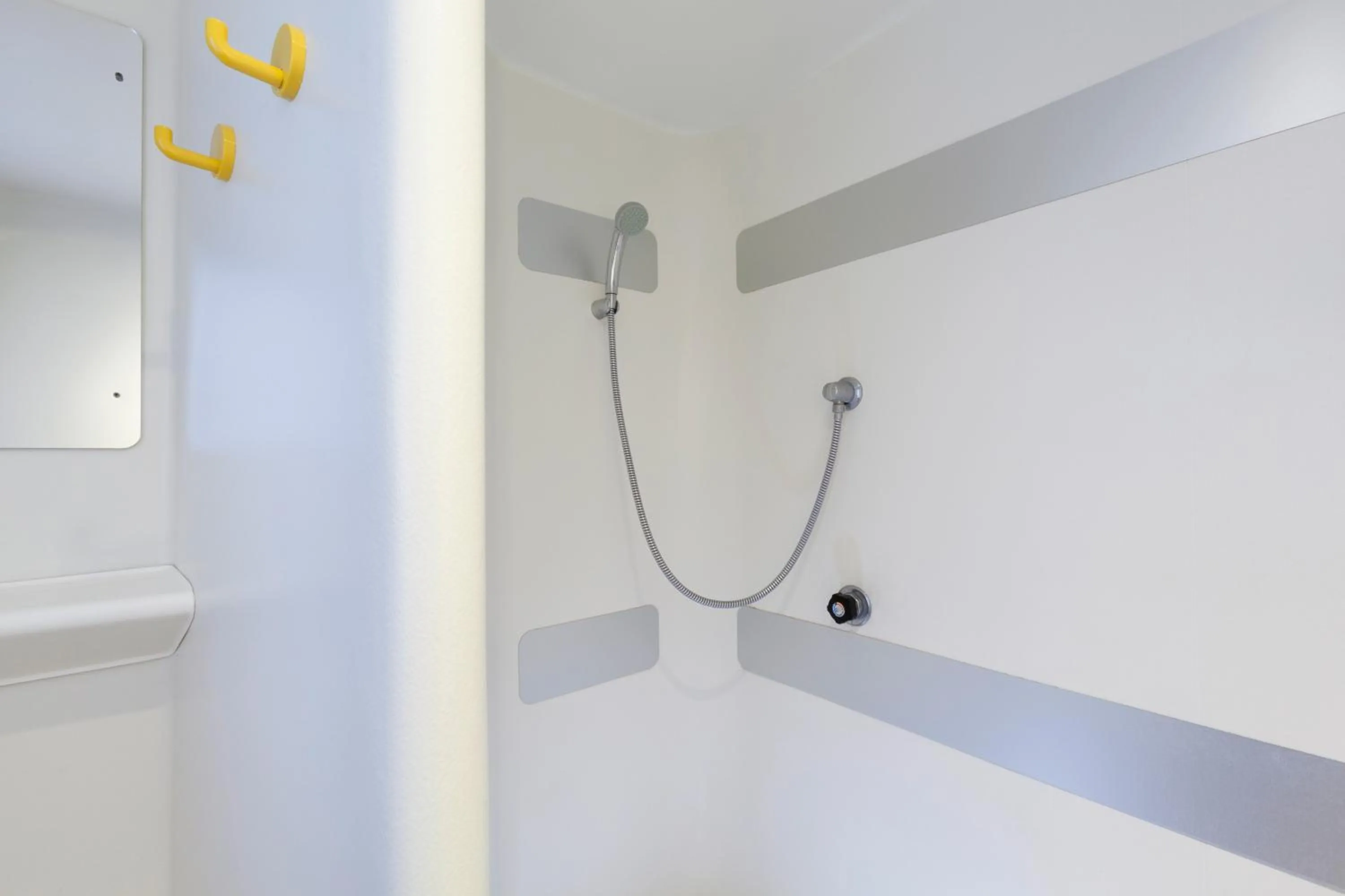 Shower in hotelF1 Chambéry Nord Rénové