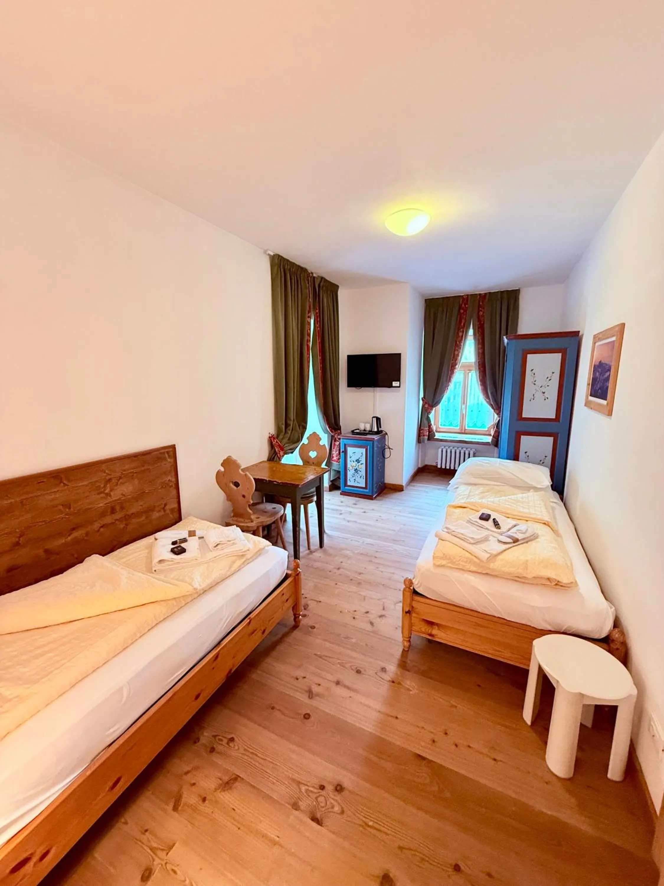 Living room, Bed in Rifugio Ospitale