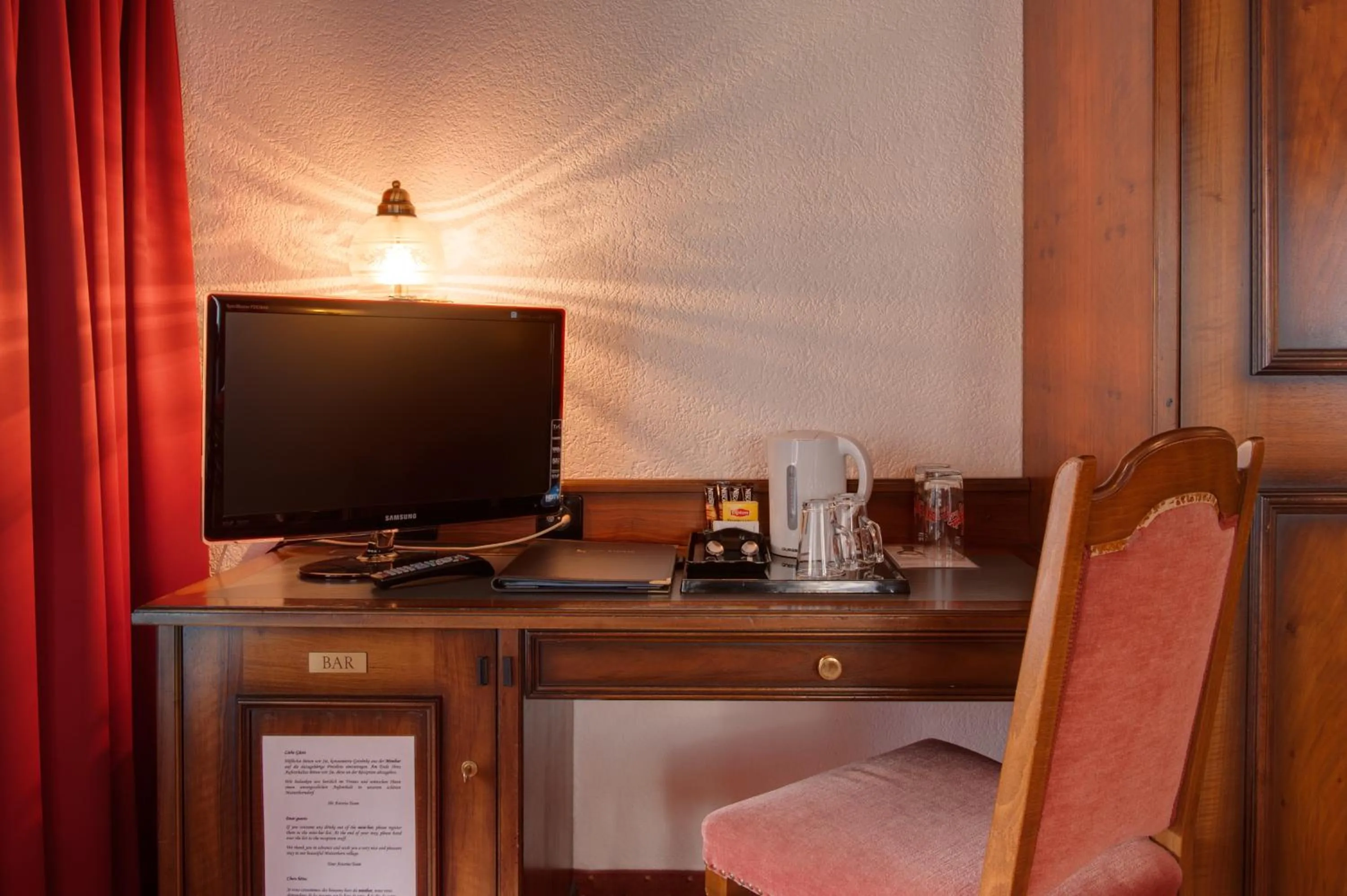 TV and multimedia in Hotel Astoria