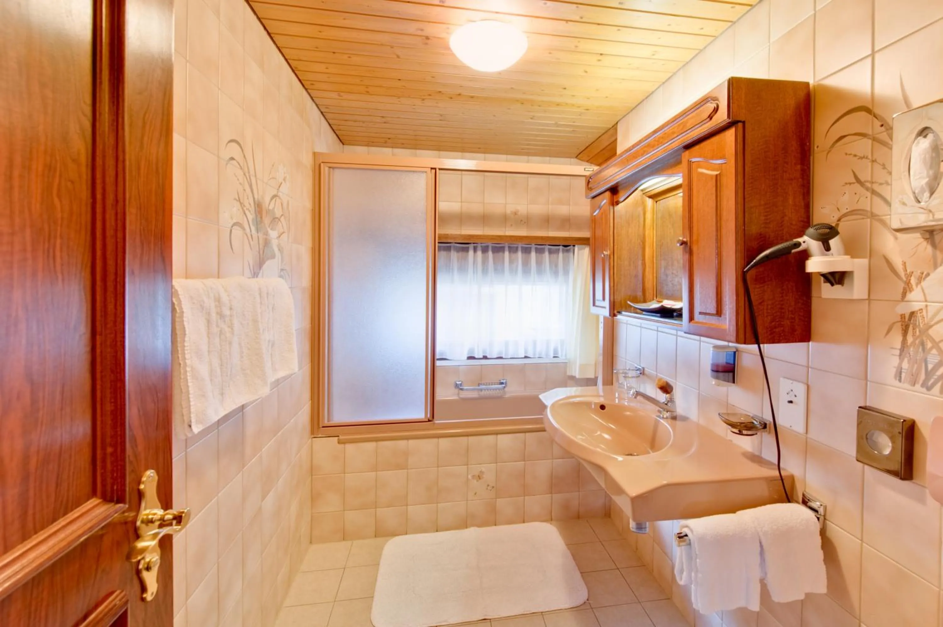 Bathroom in Hotel Astoria