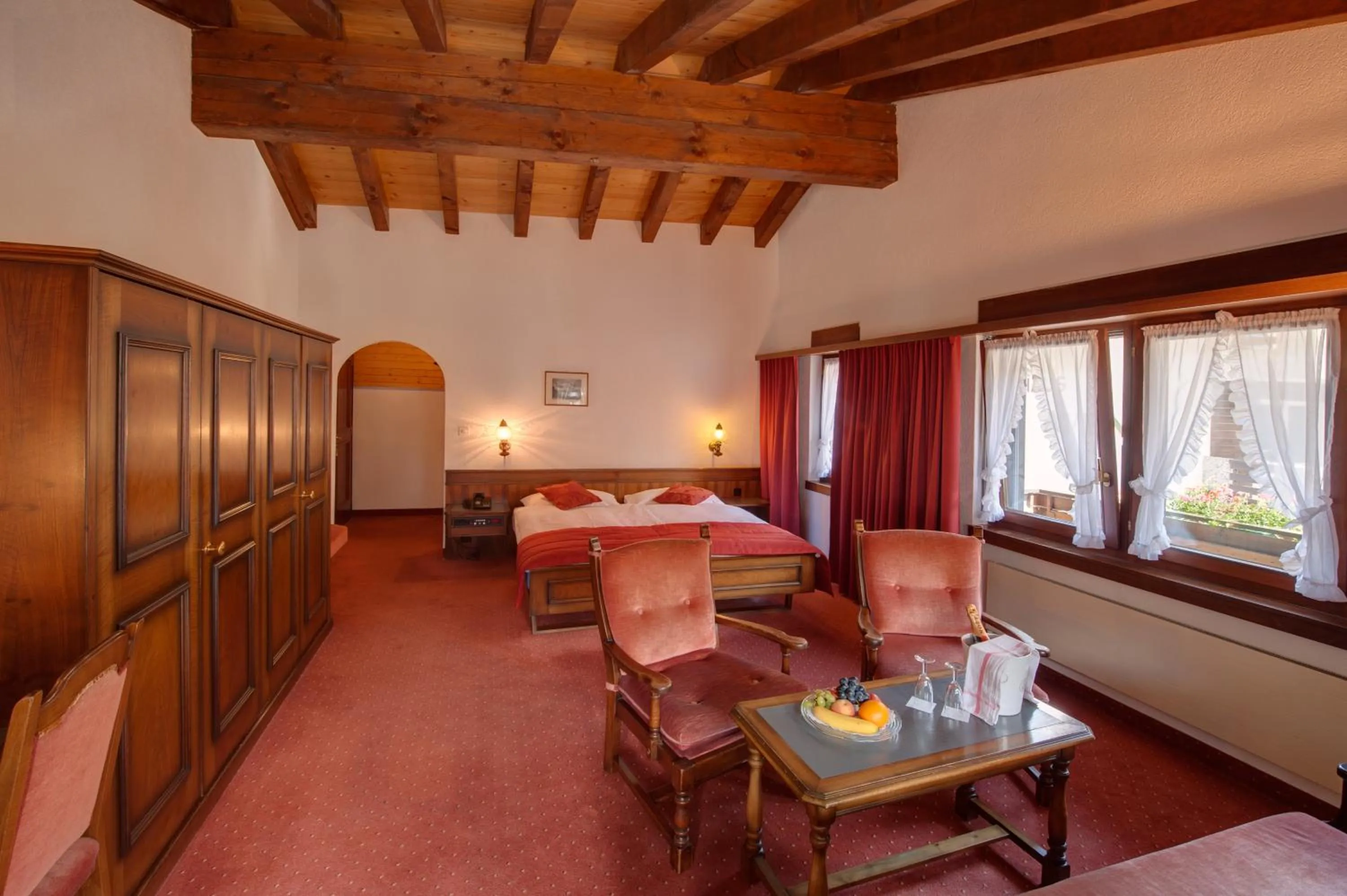 Photo of the whole room, Bed in Hotel Astoria