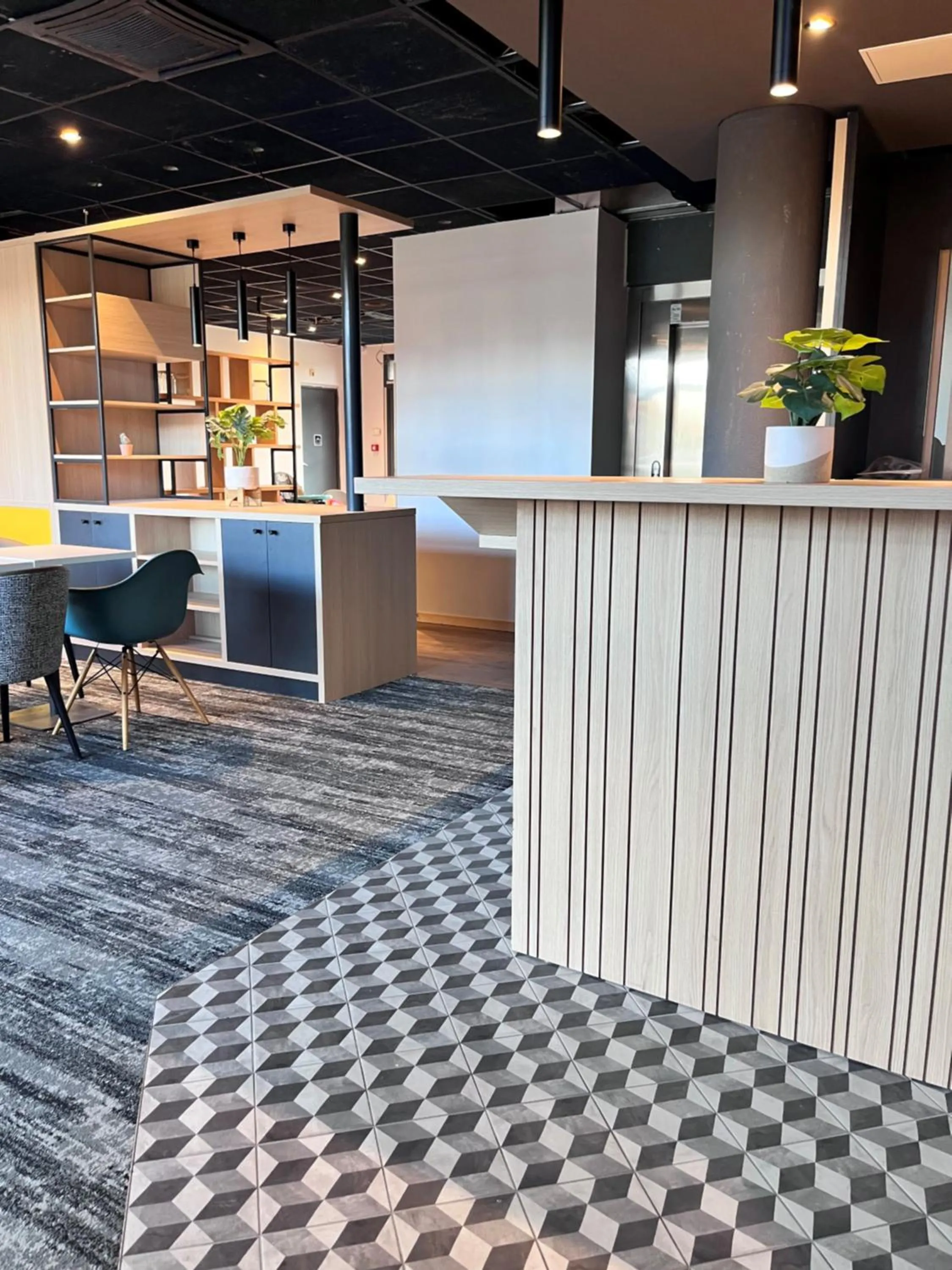 Lounge or bar in ibis Budget Clermont Ferrand Centre Montferrand