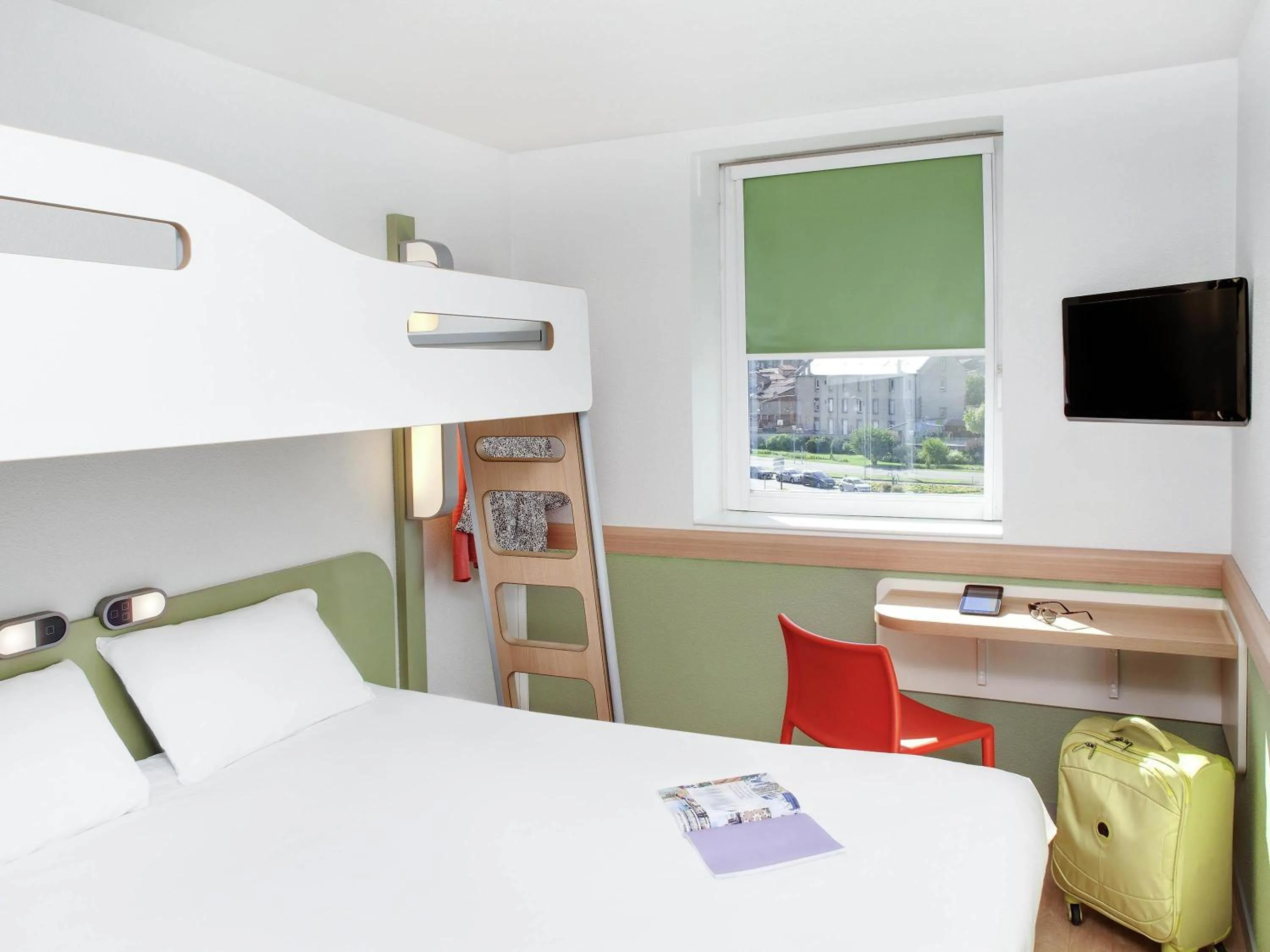 Bedroom, Bed in ibis Budget Clermont Ferrand Centre Montferrand