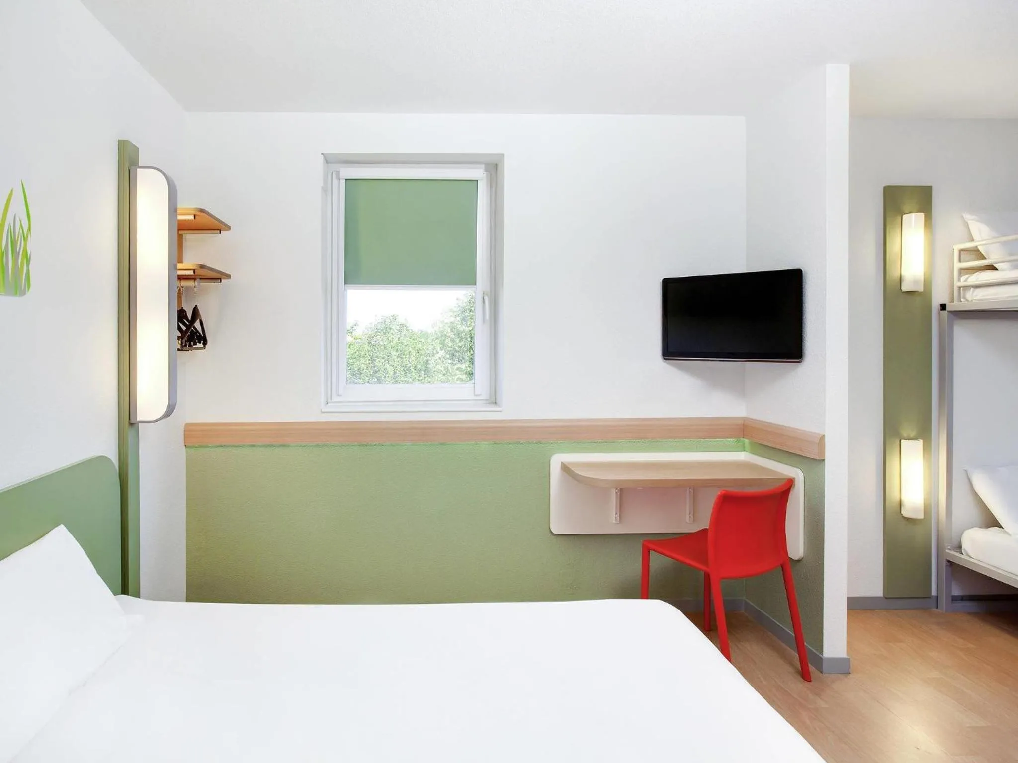 Bedroom, Bed in ibis Budget Clermont Ferrand Centre Montferrand