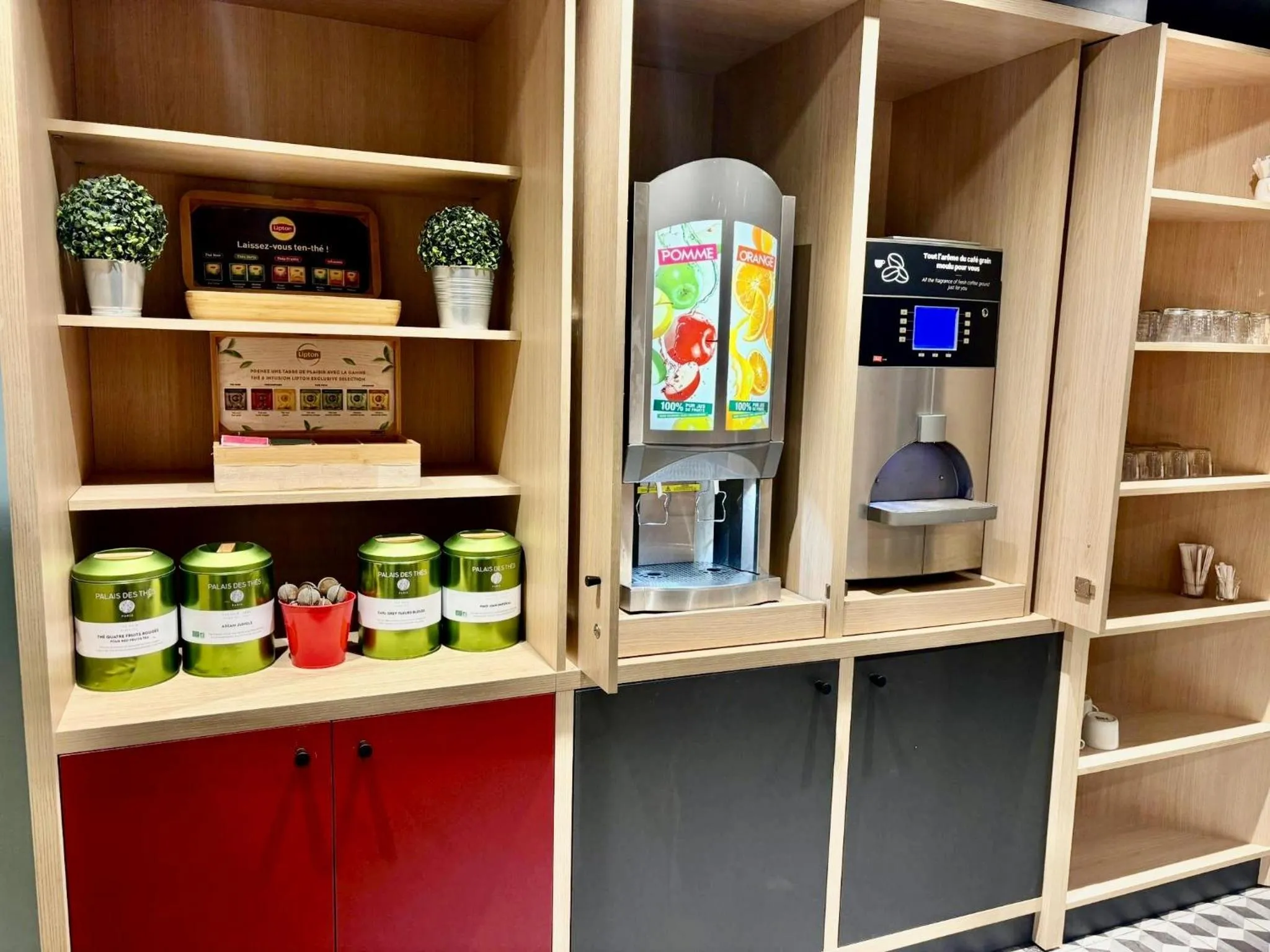 Breakfast in ibis Budget Clermont Ferrand Centre Montferrand