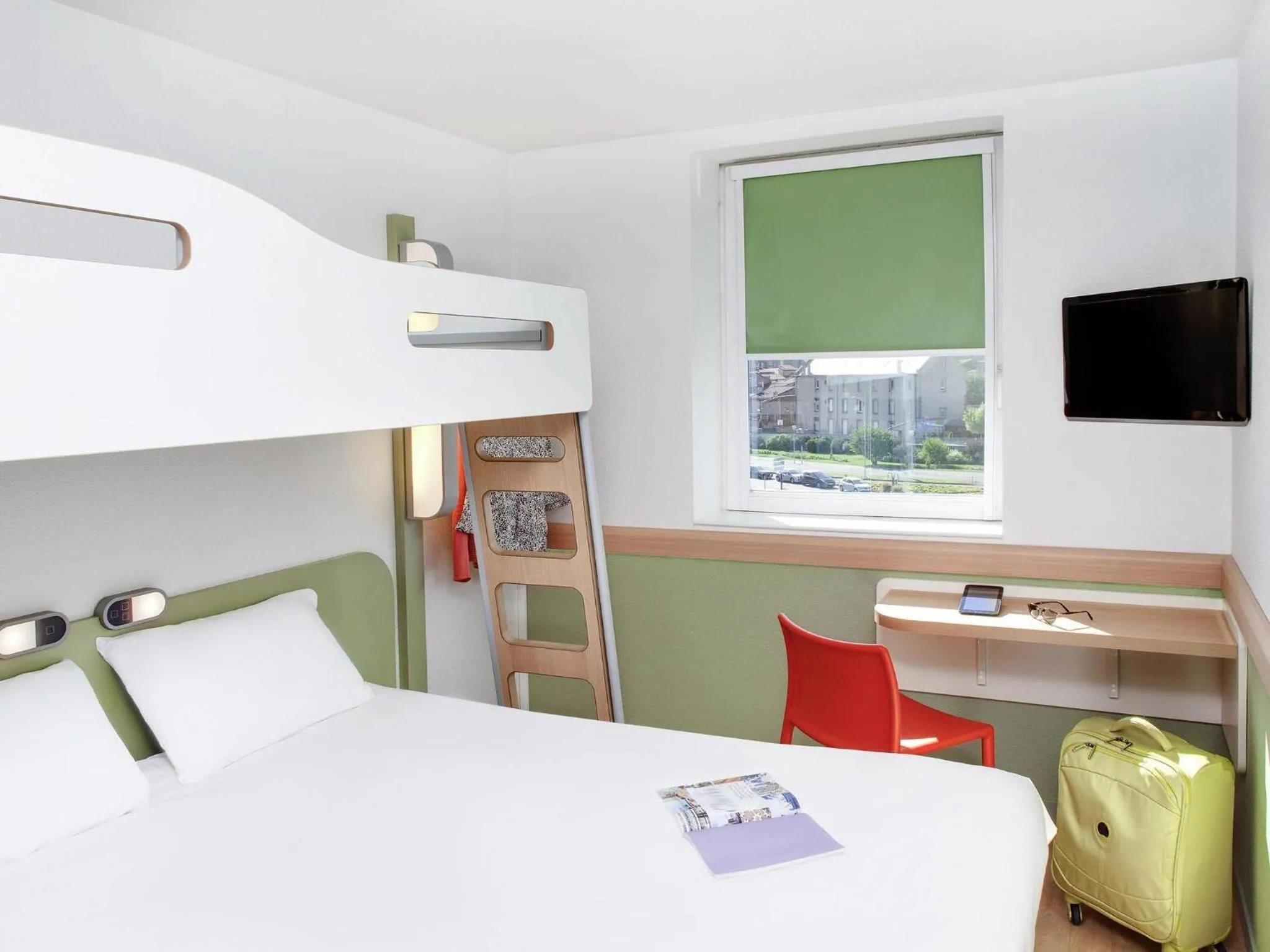 Bedroom, Bed in ibis Budget Clermont Ferrand Centre Montferrand