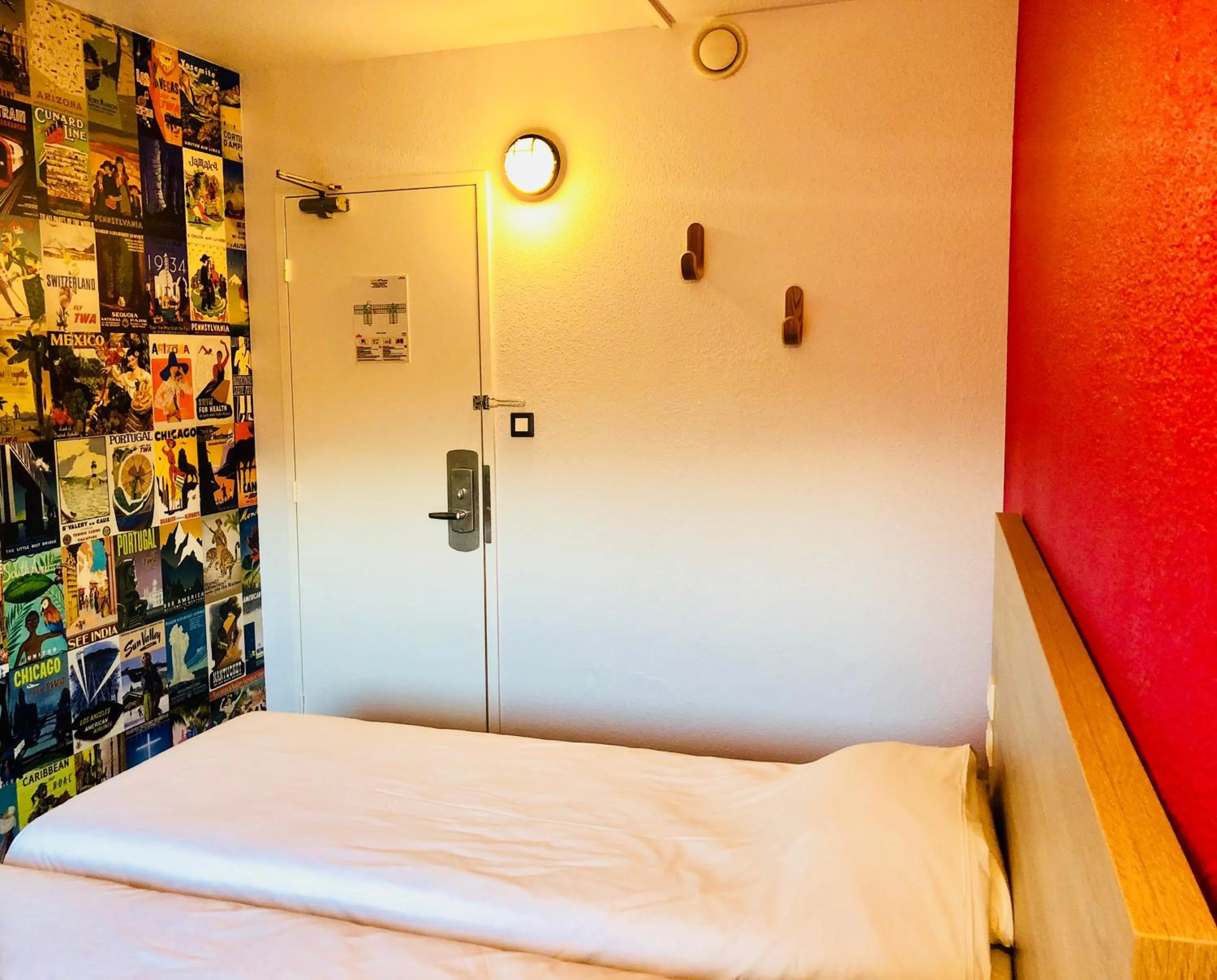 Bed in hotelF1 Genève Aéroport Ferney