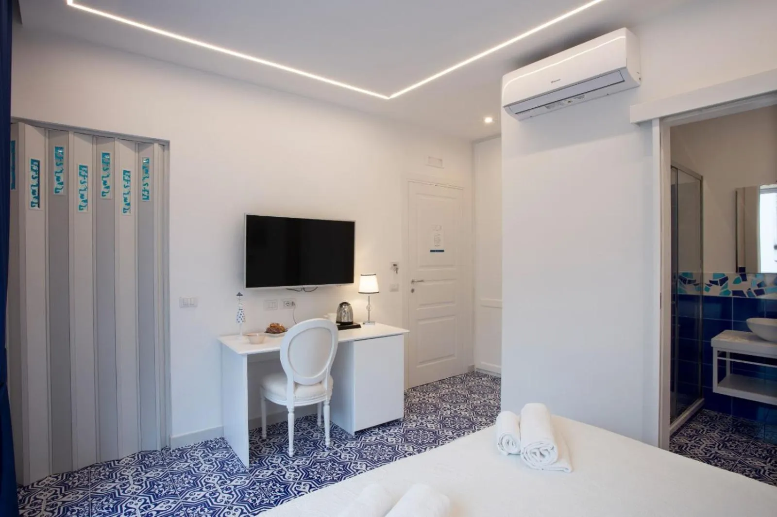 TV and multimedia, Bed in Palazzo Langellotto